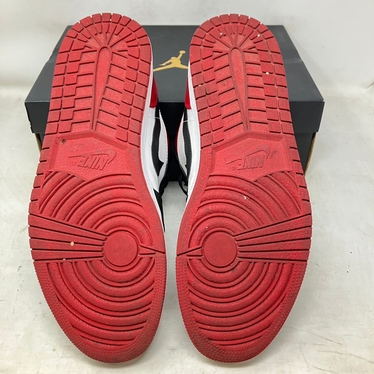 Jordan 1 Low Bred Toe