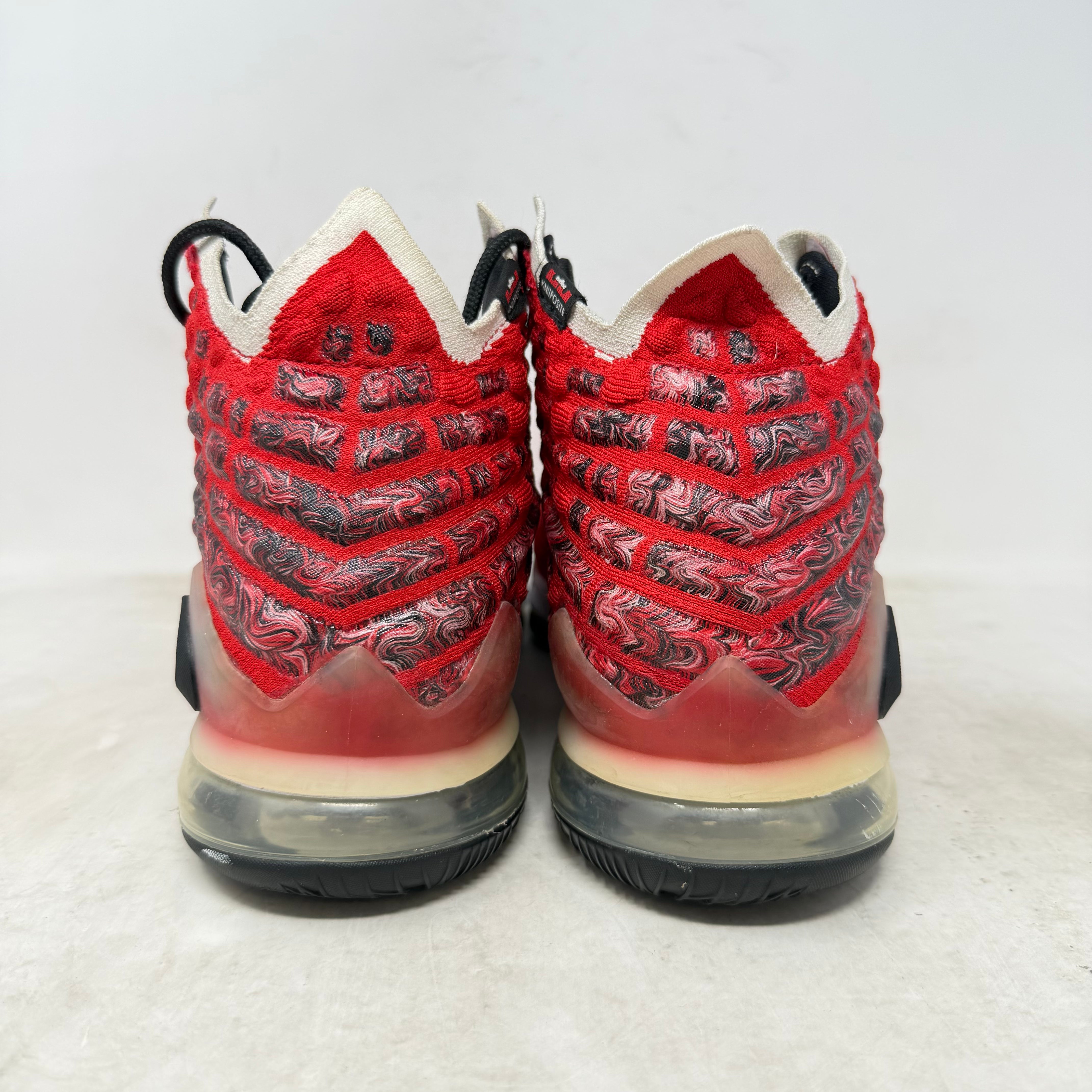 Nike LeBron 17 Uptempo