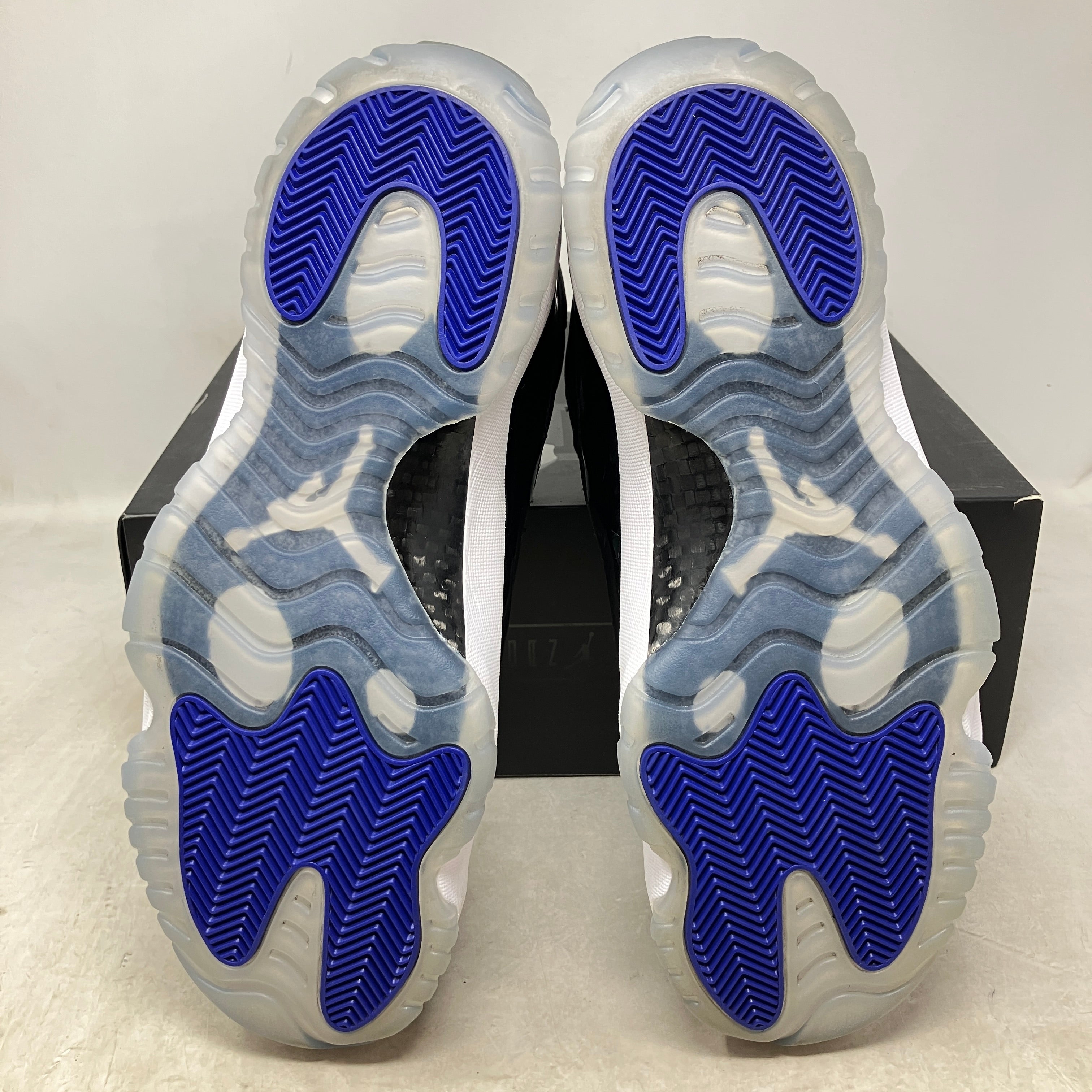 Jordan 11 Retro Space Jam (2016)