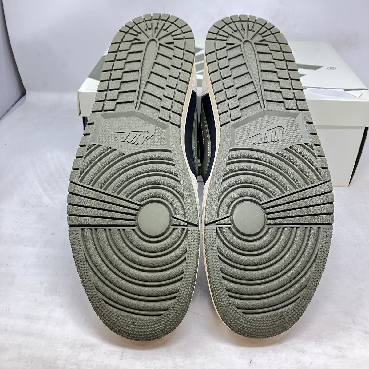 Jordan 1 Retro Low OG SP Travis Scott Olive (Women's)