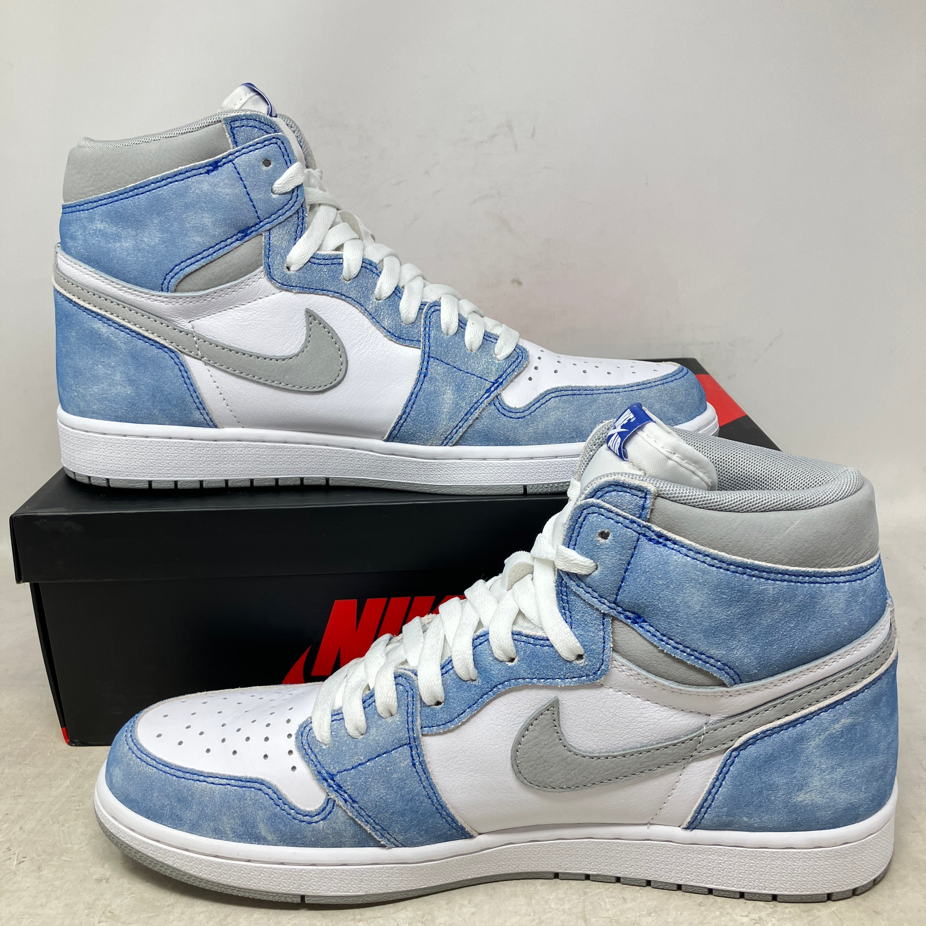Jordan 1 Retro High Hyper Royal Smoke Grey