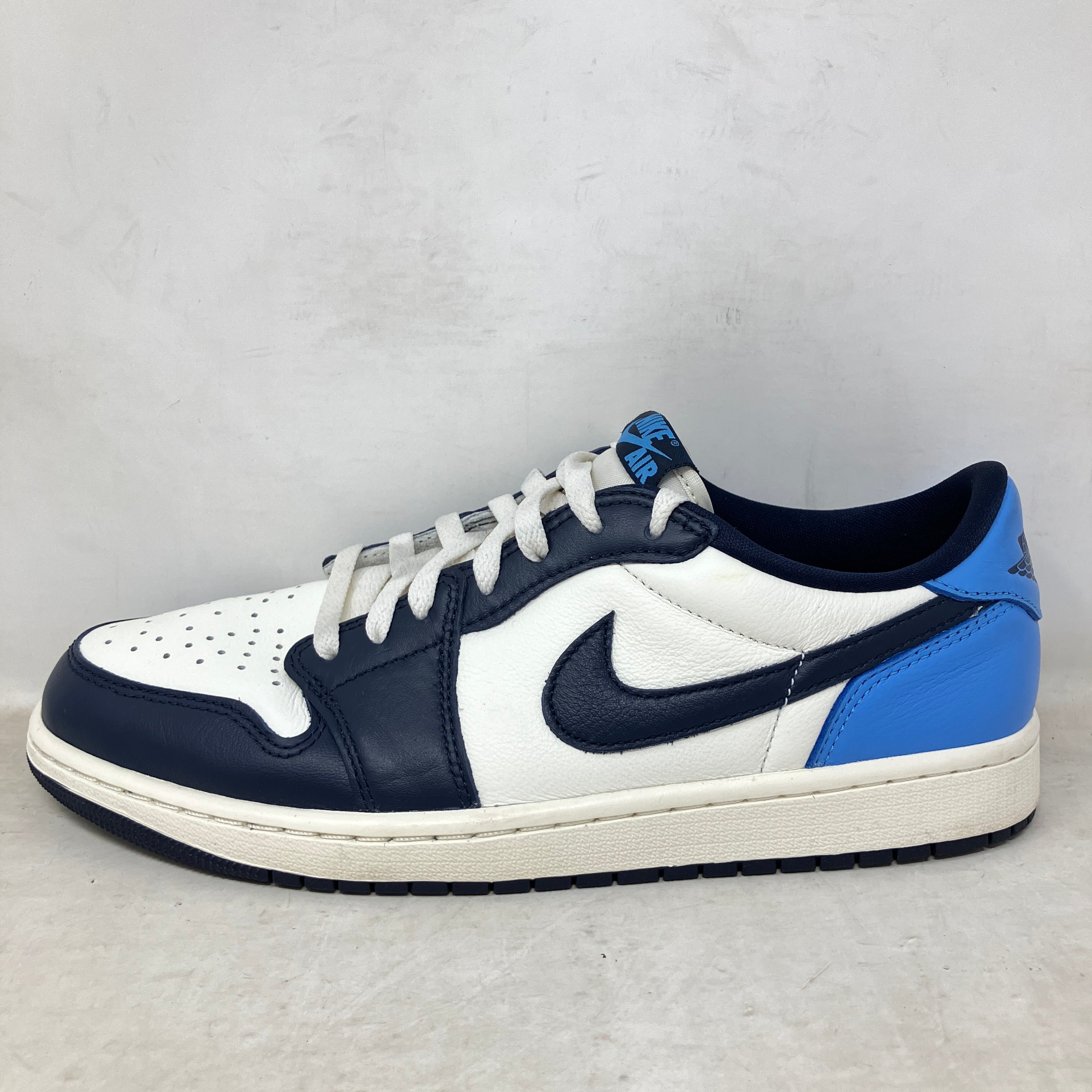 Jordan 1 Low OG Obsidian UNC