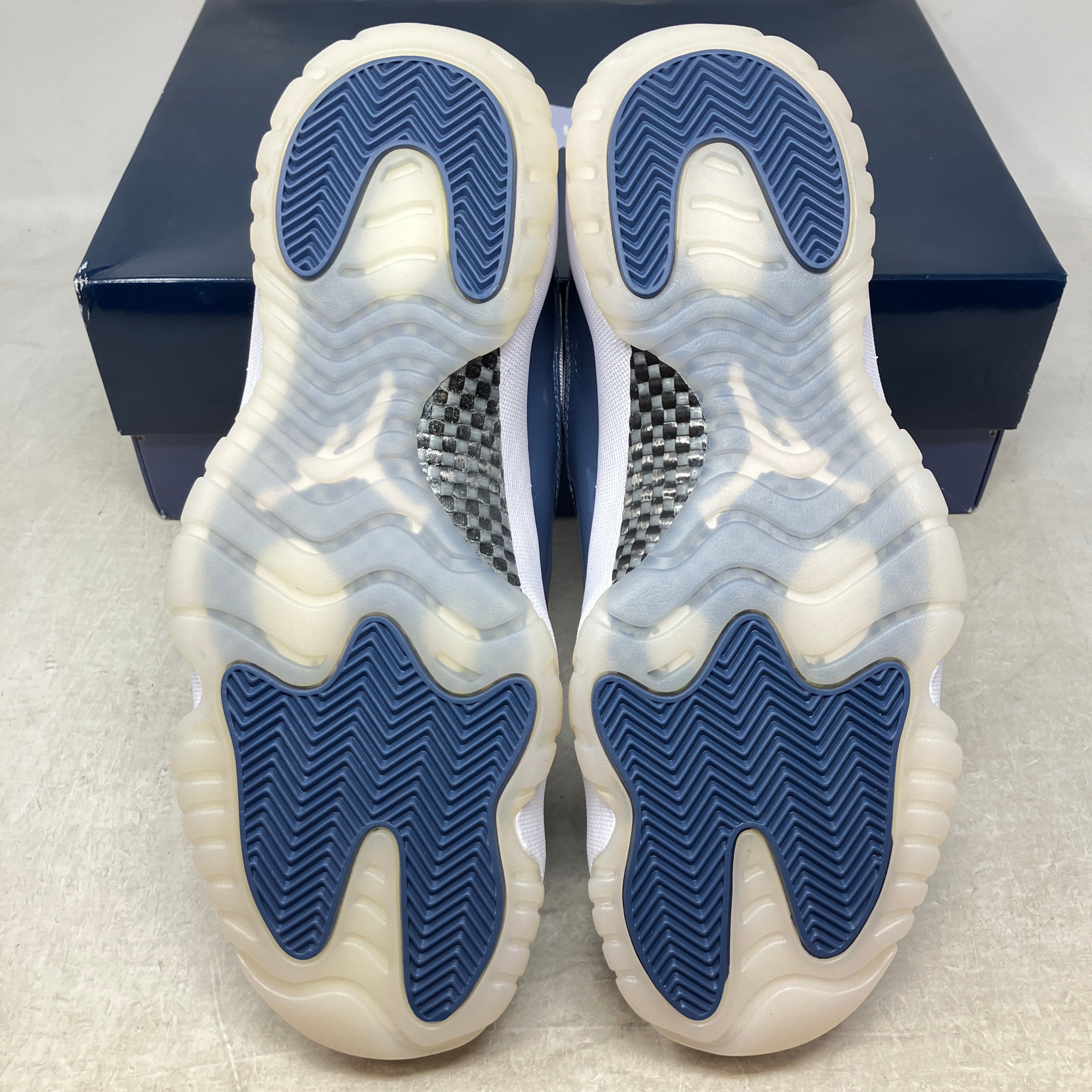 Jordan 11 Retro Low Diffused Blue