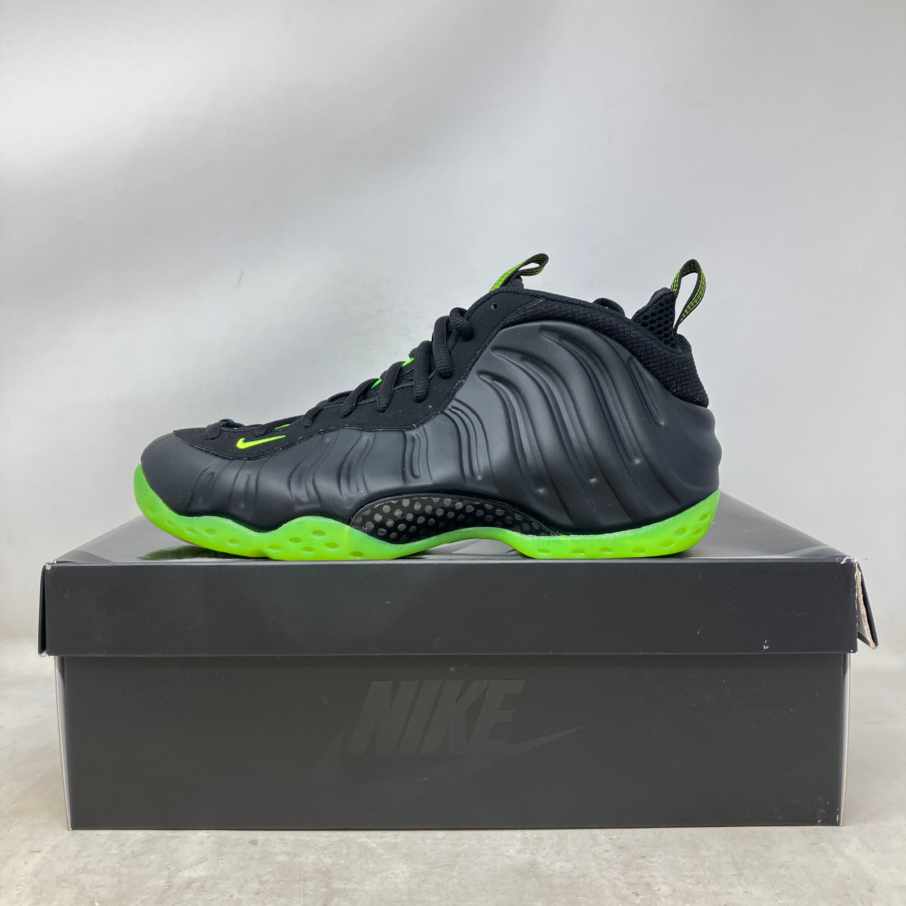 Nike Air Foamposite One Black Volt