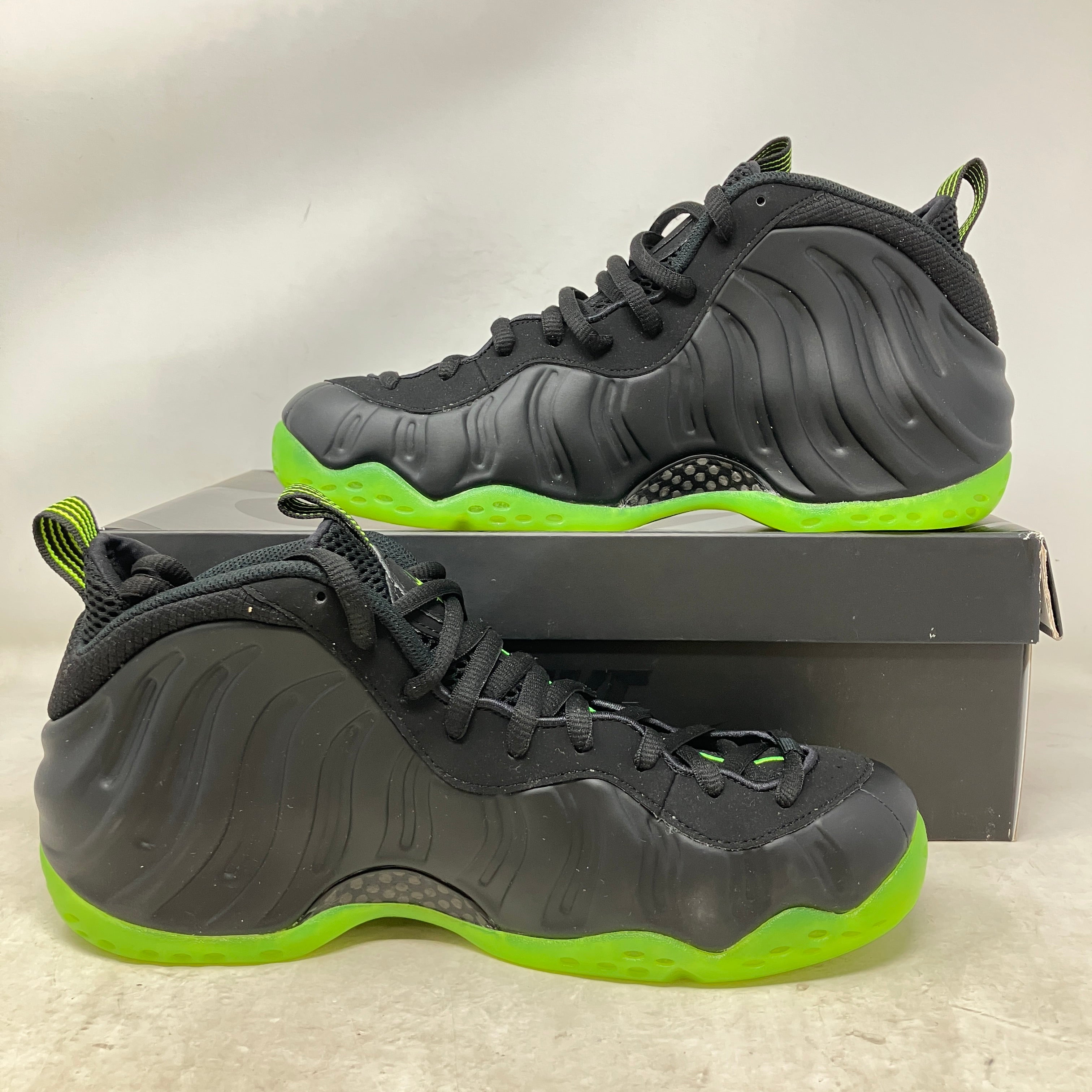 Nike Air Foamposite One Black Volt