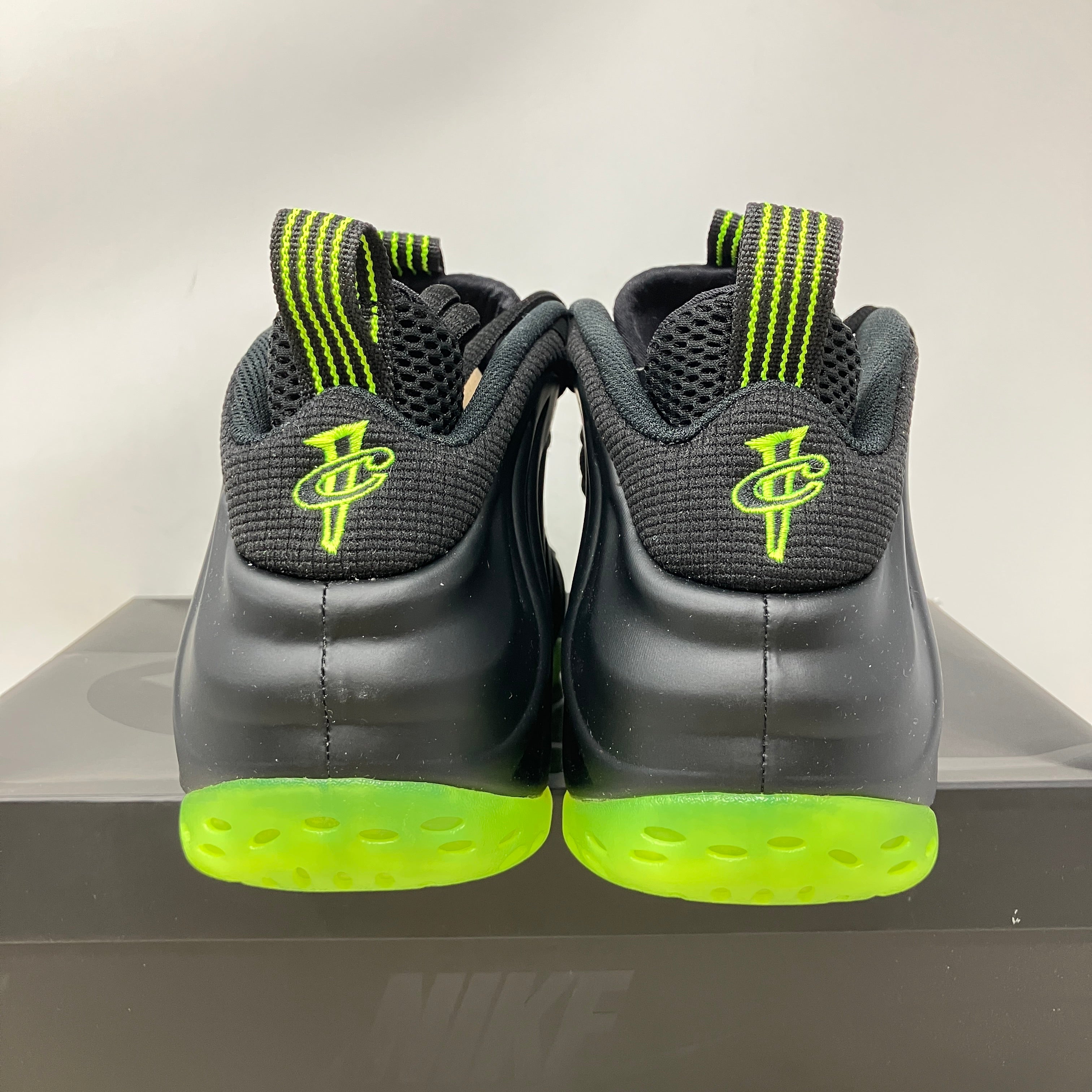 Nike Air Foamposite One Black Volt