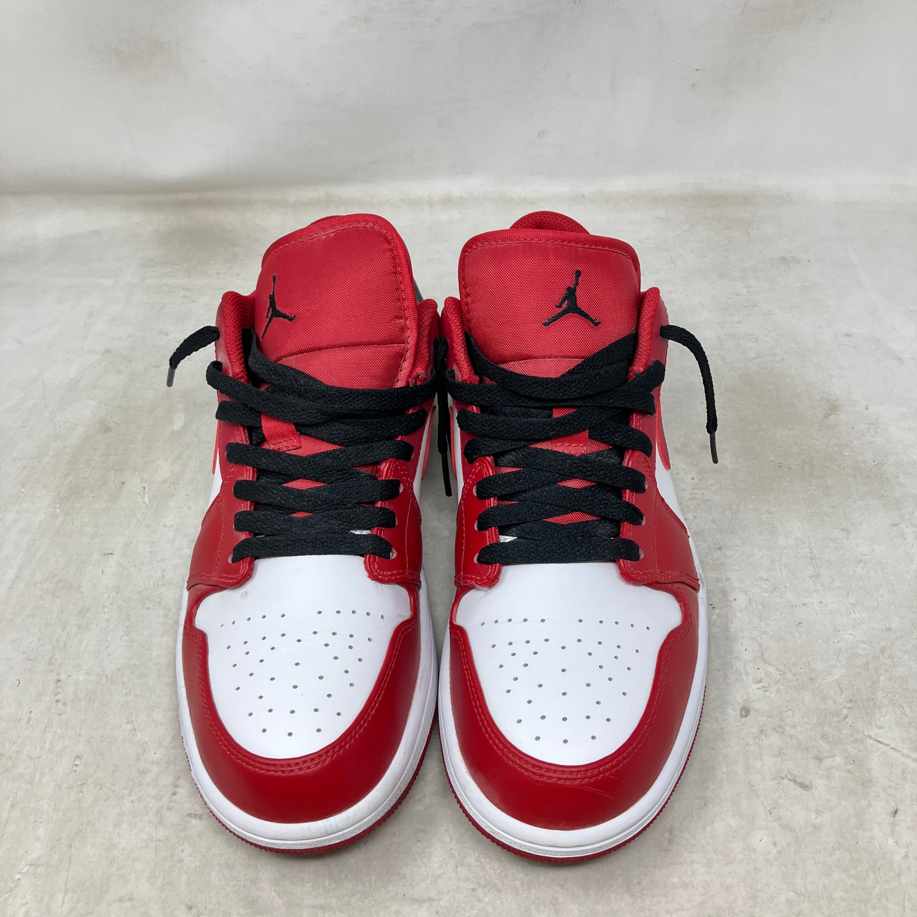 Jordan 1 Low Bulls