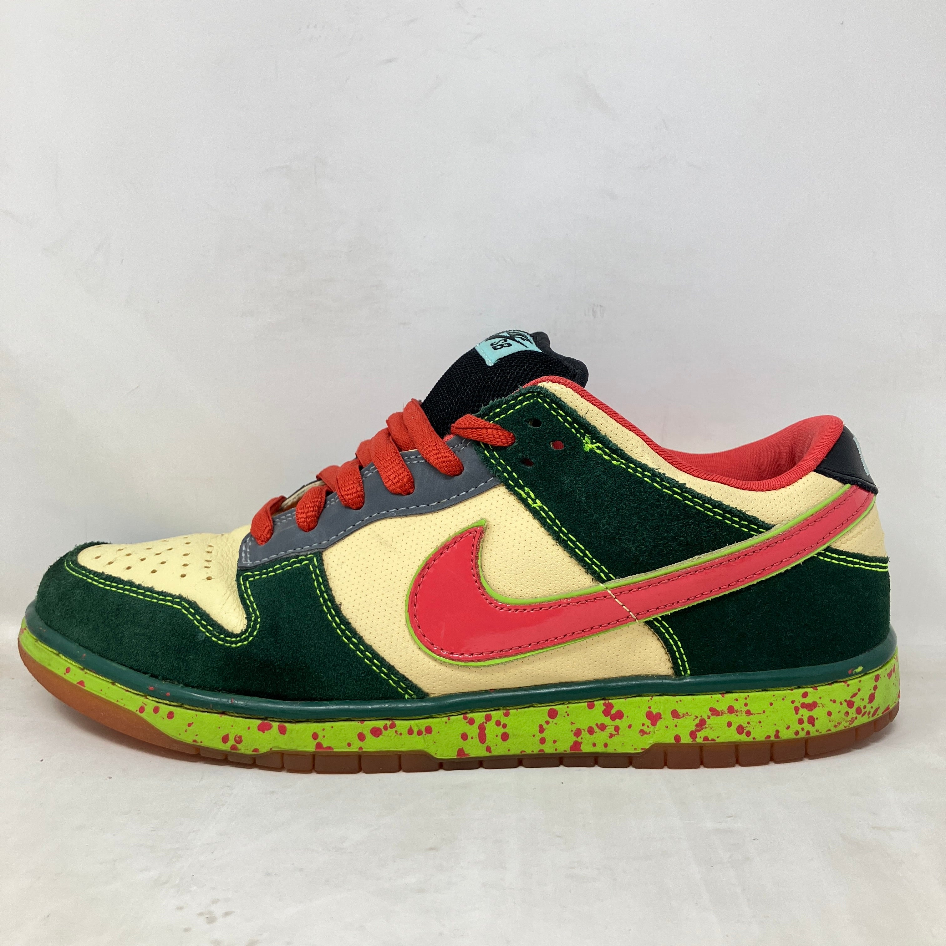 Nike SB Dunk Low Mosquito