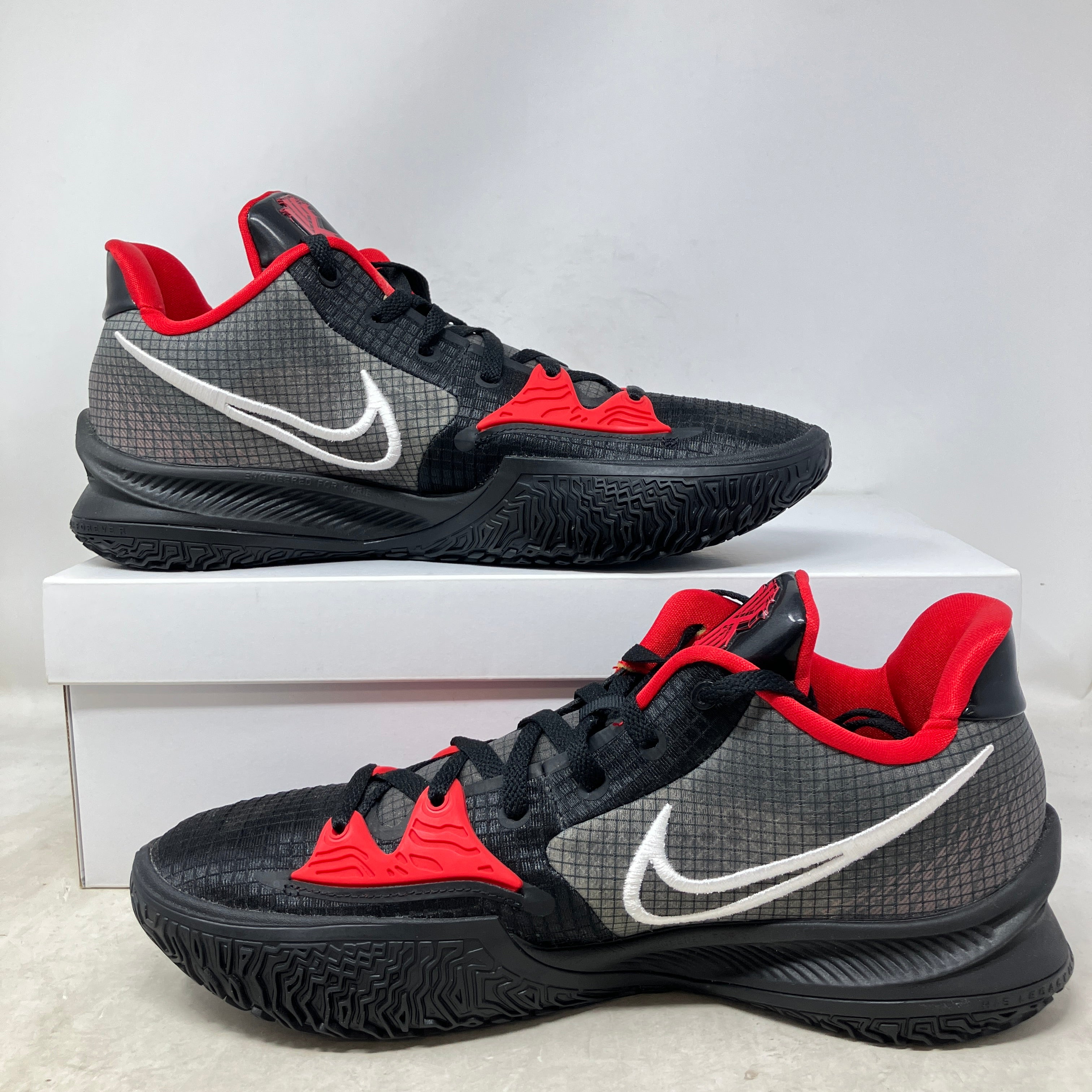 Nike Kyrie 4 Low Bred
