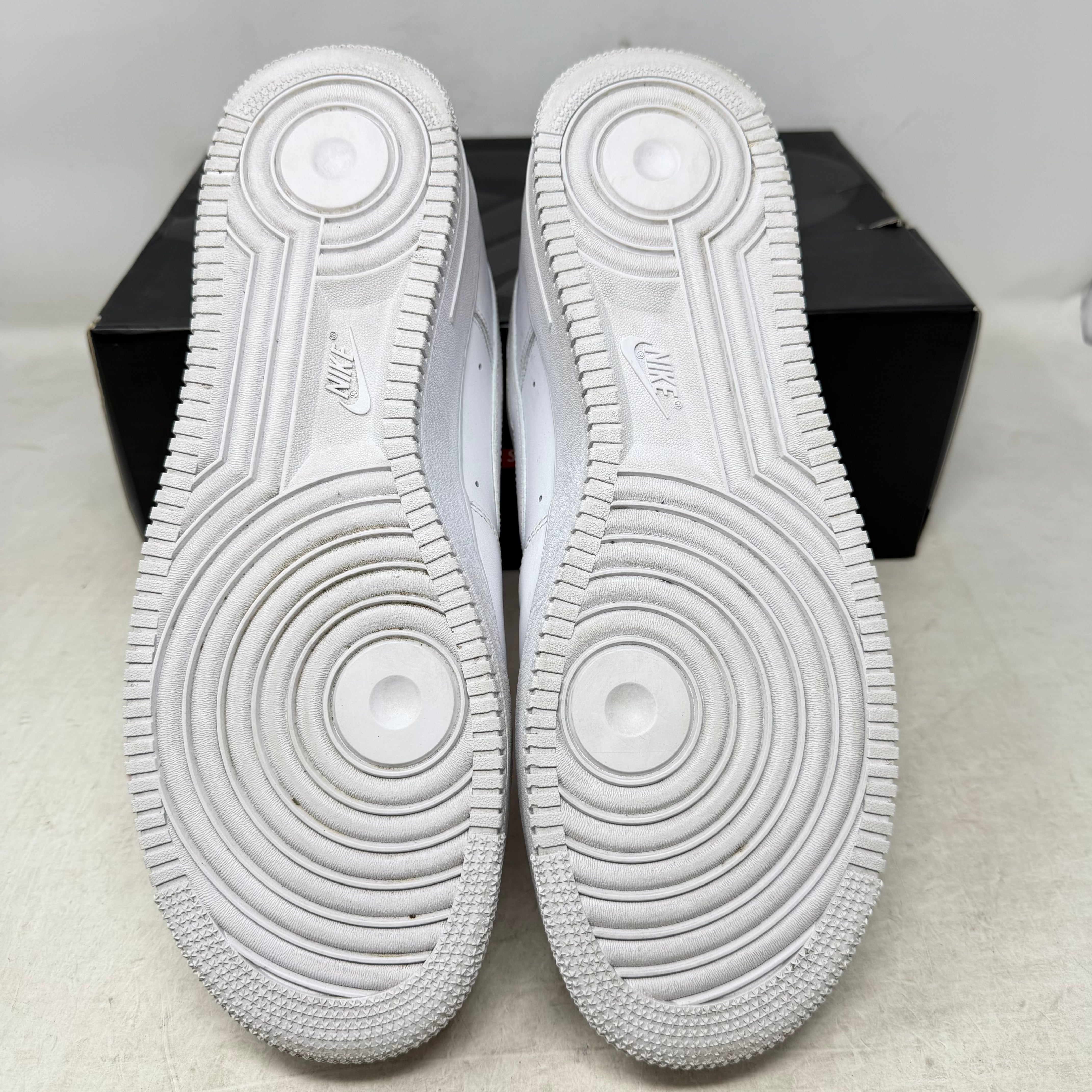 Nike Air Force 1 Low Supreme White