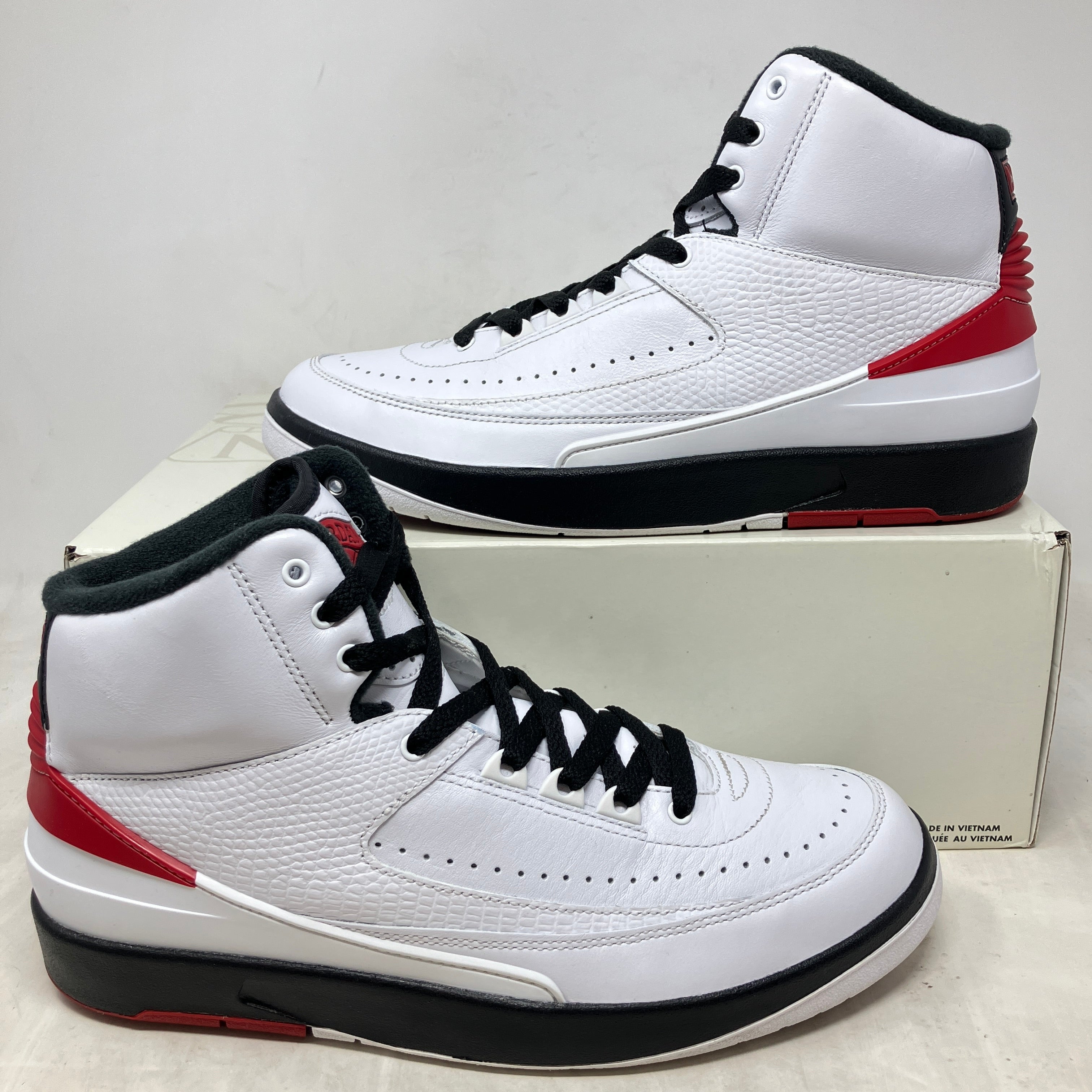 Jordan 2 Retro OG Chicago (2022)