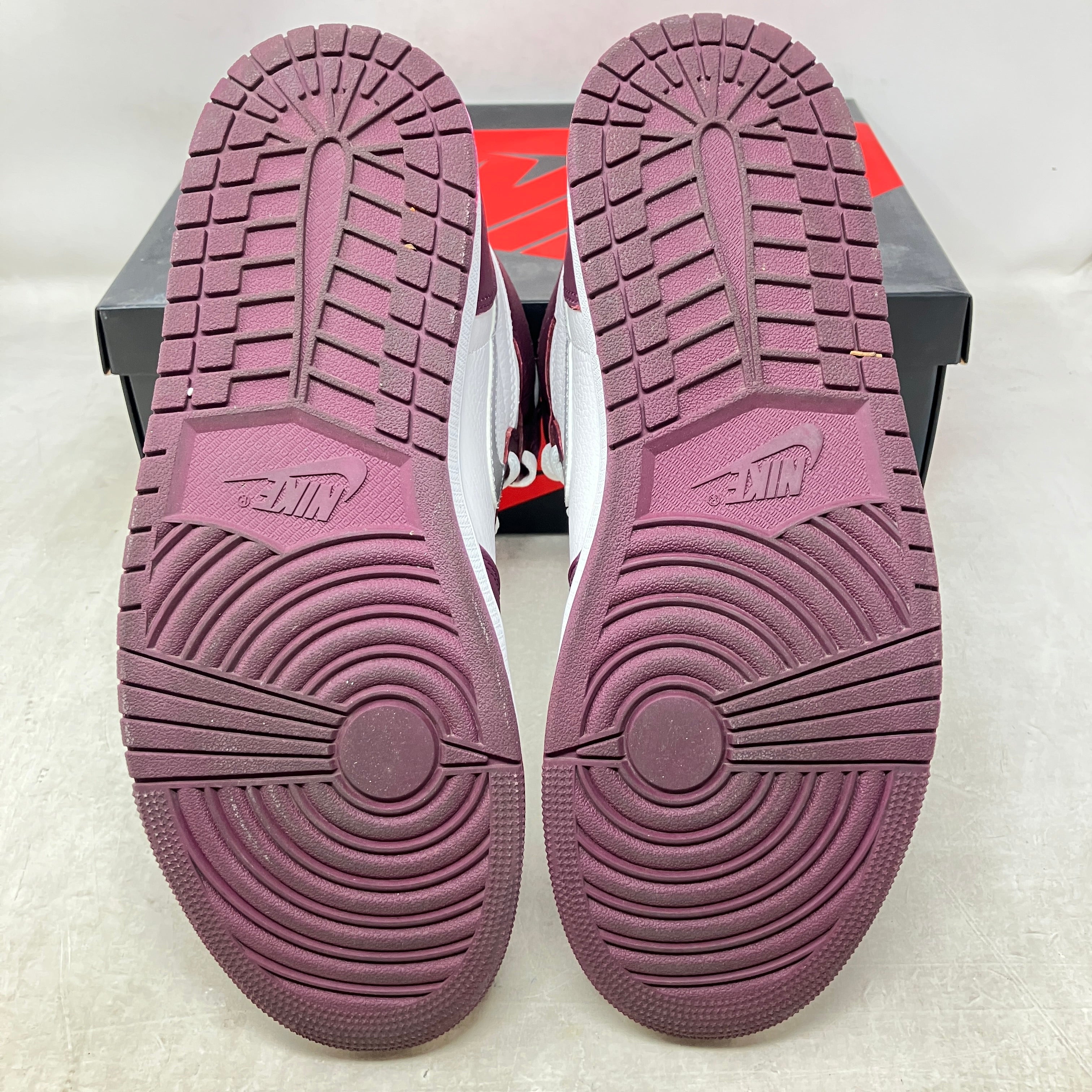 Jordan 1 Retro High OG Bordeaux