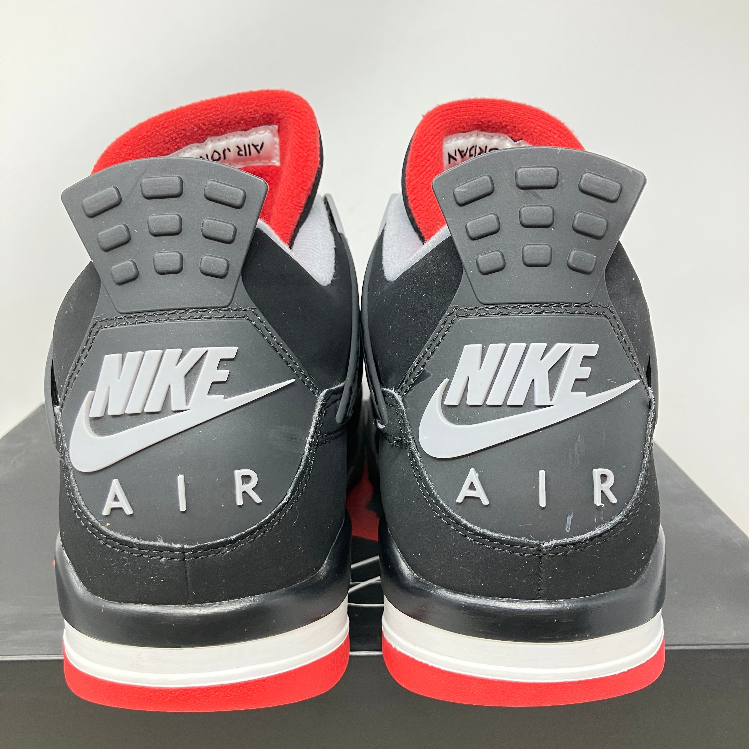 Jordan 4 Retro Bred (2019)