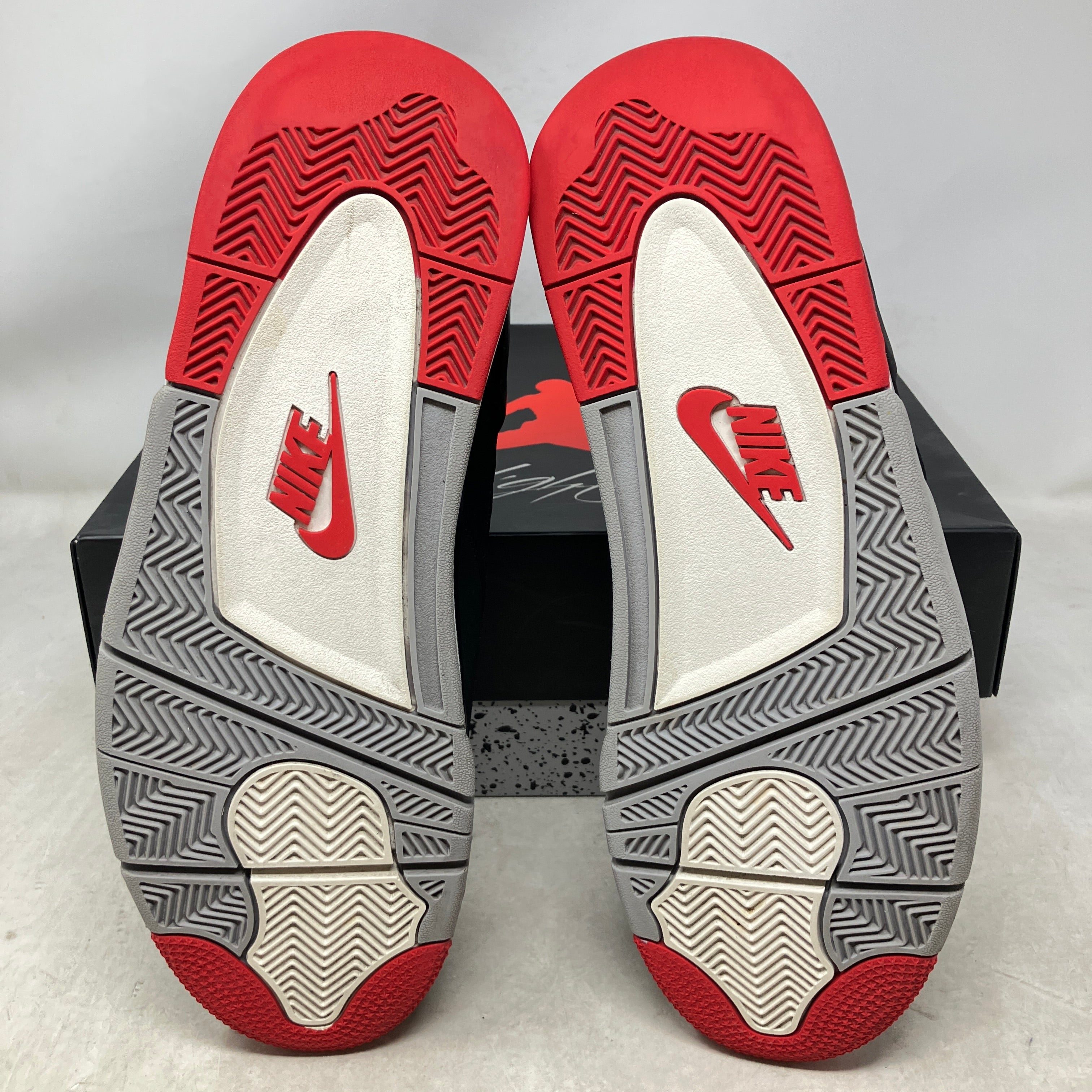 Jordan 4 Retro Bred (2019)