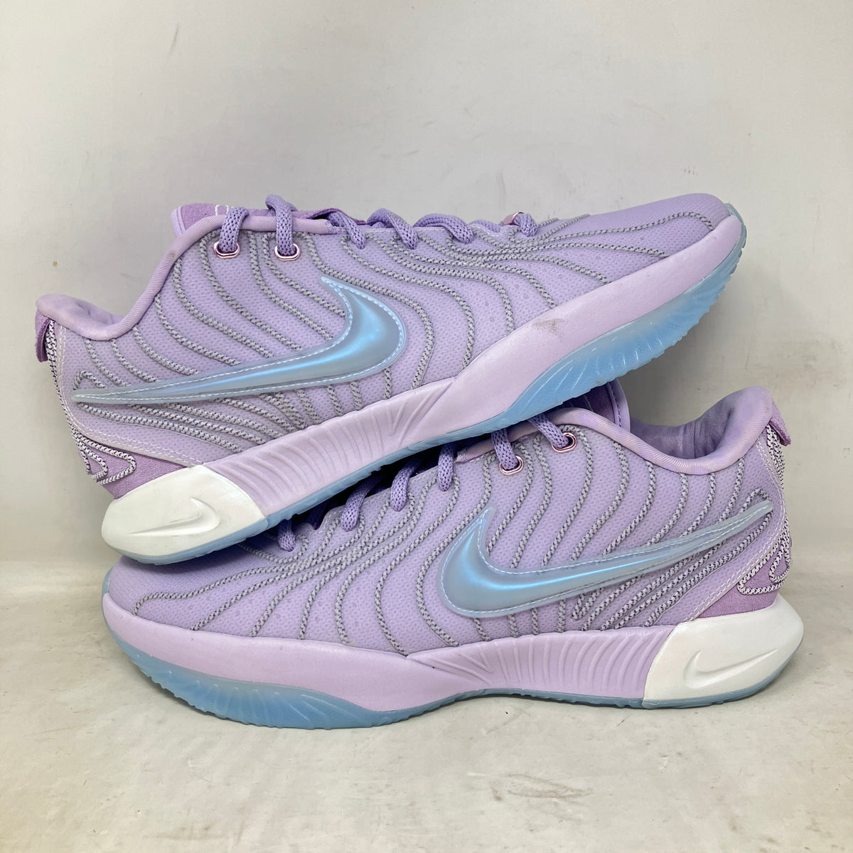 Nike LeBron 21 Easter (Translucent Outsole)
