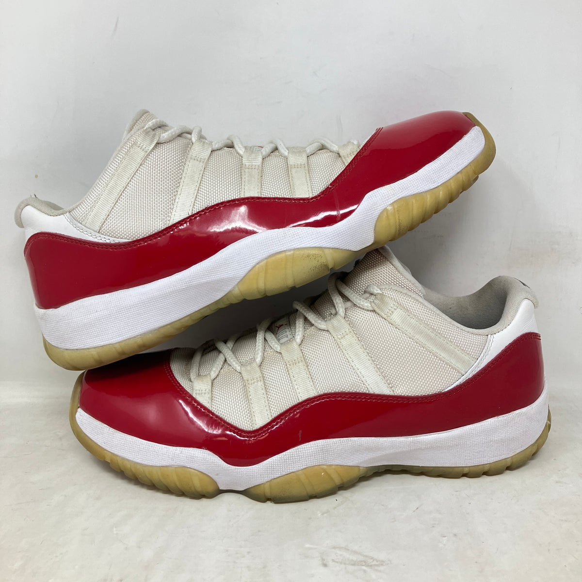 Jordan 11 Retro Low Cherry (2016)