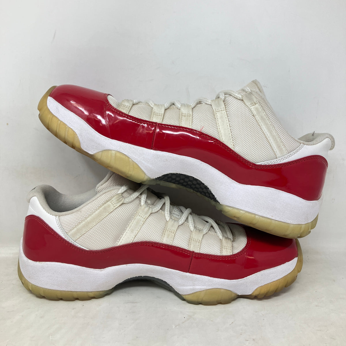 Jordan 11 Retro Low Cherry (2016)