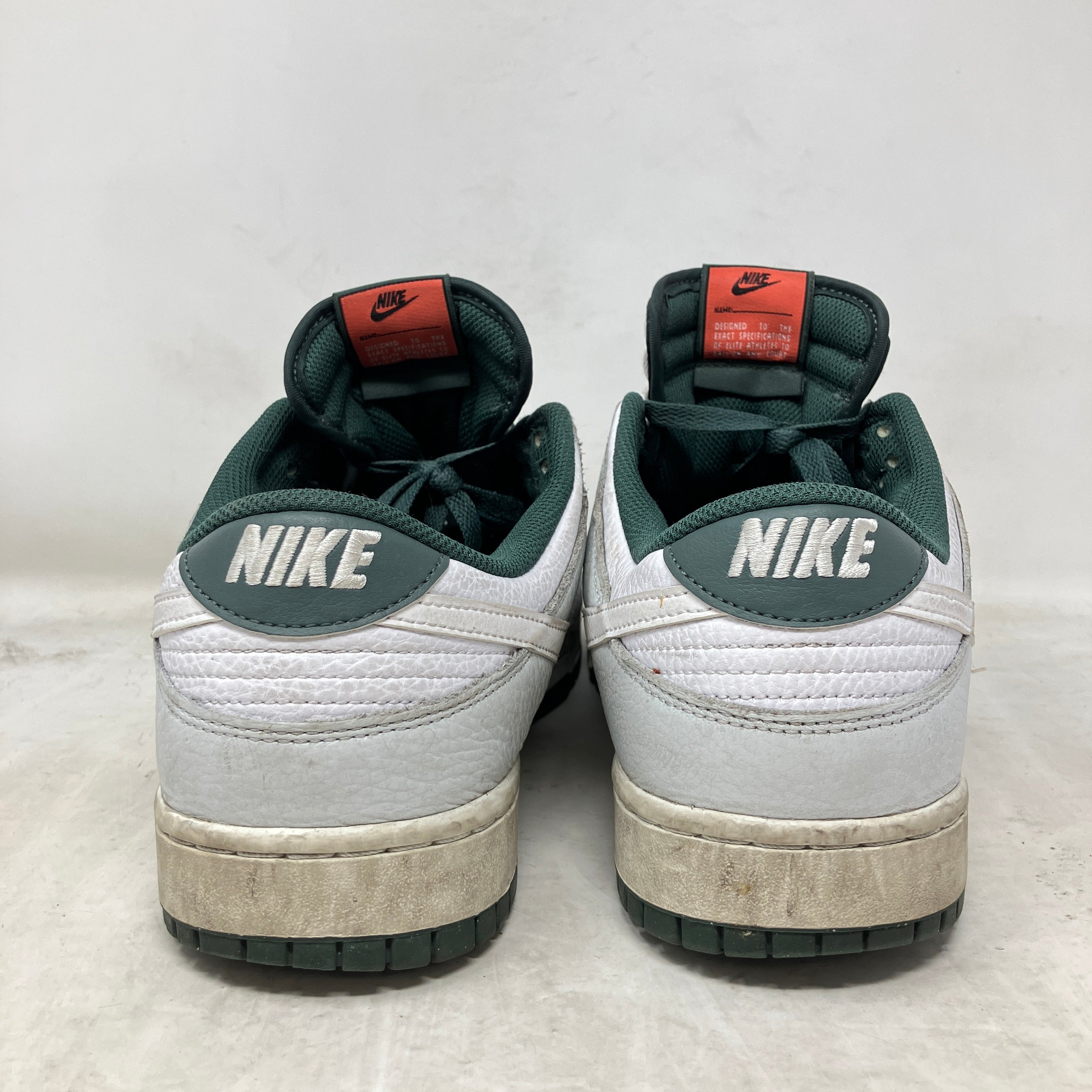 Nike Dunk Low Retro SE Photon Dust Vintage Green