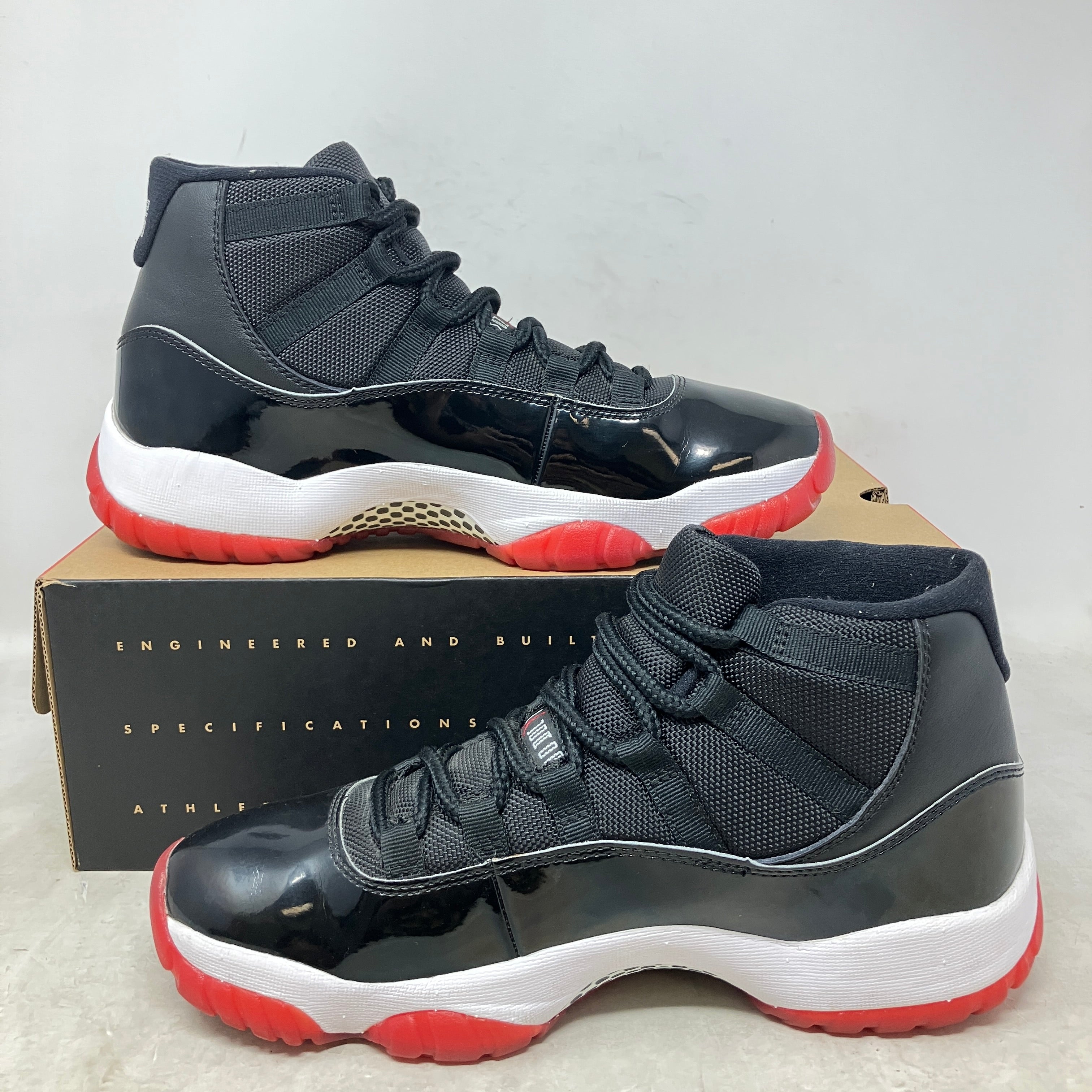 Jordan 11 Retro Playoffs Bred (2019)