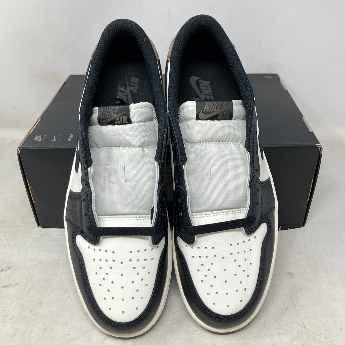 Jordan 1 Retro Low OG Mocha