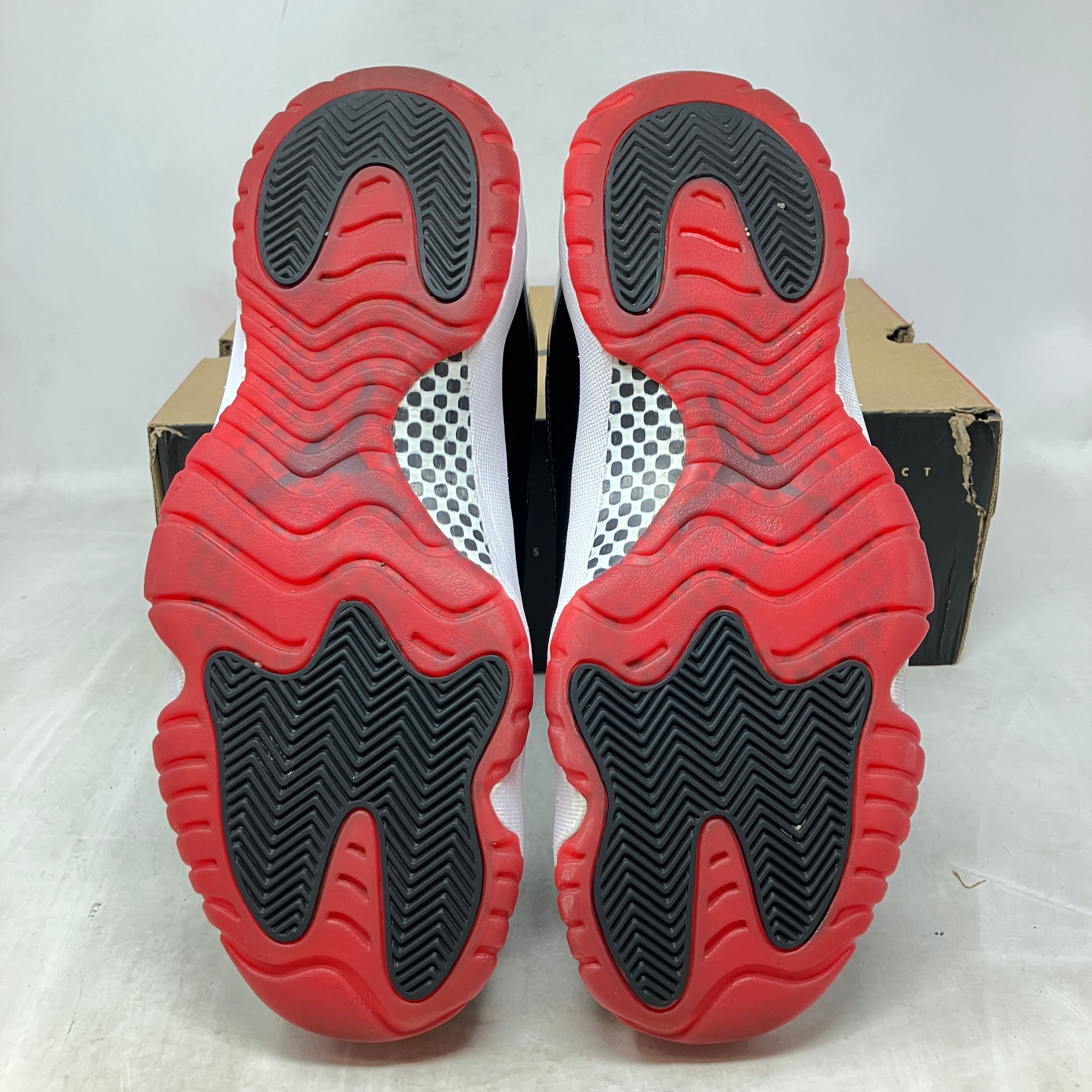 Jordan 11 Retro Playoffs Bred (2019)