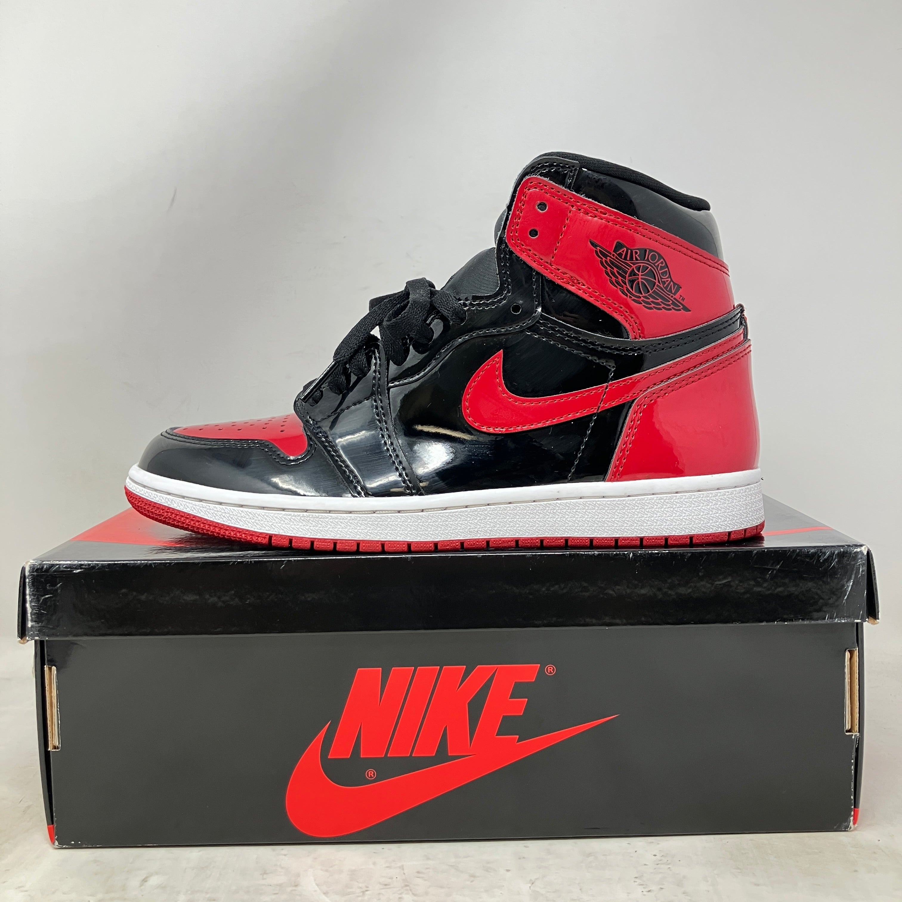 Air Jordan 1 high Retro patent bred