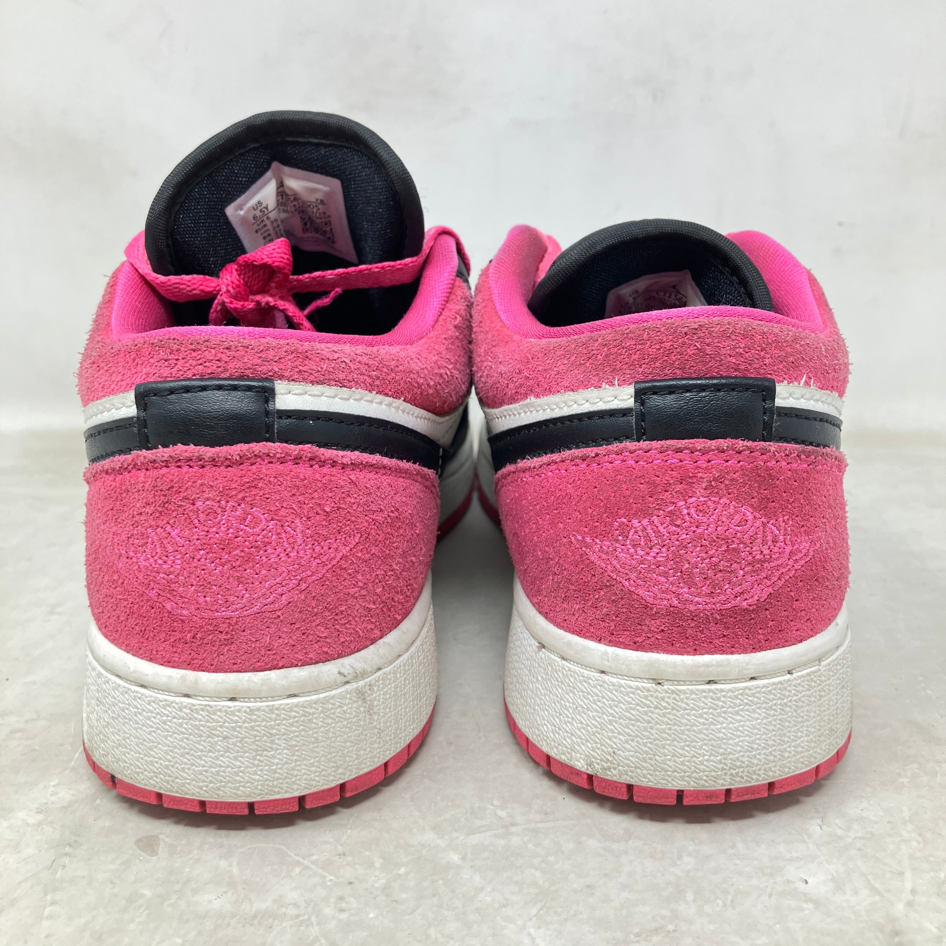 Jordan 1 Low Black Active Fuchsia (GS)
