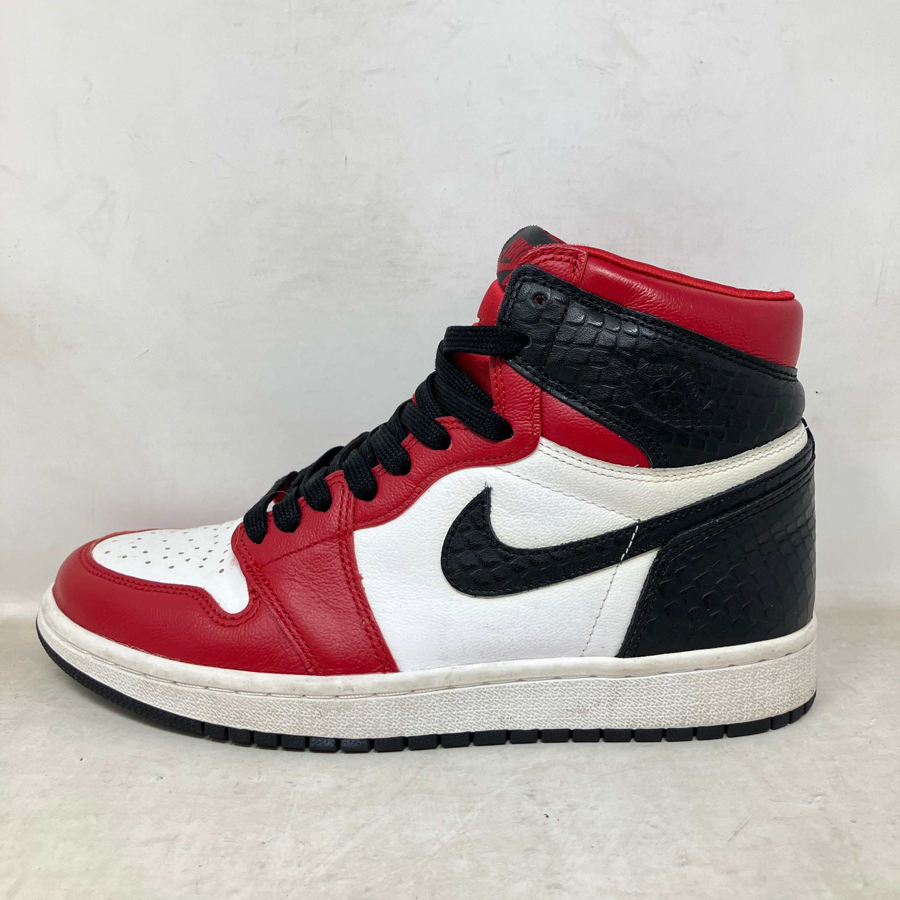 Jordan 1 Retro High Satin Snake Chicago (Women's) – Hidden Realm