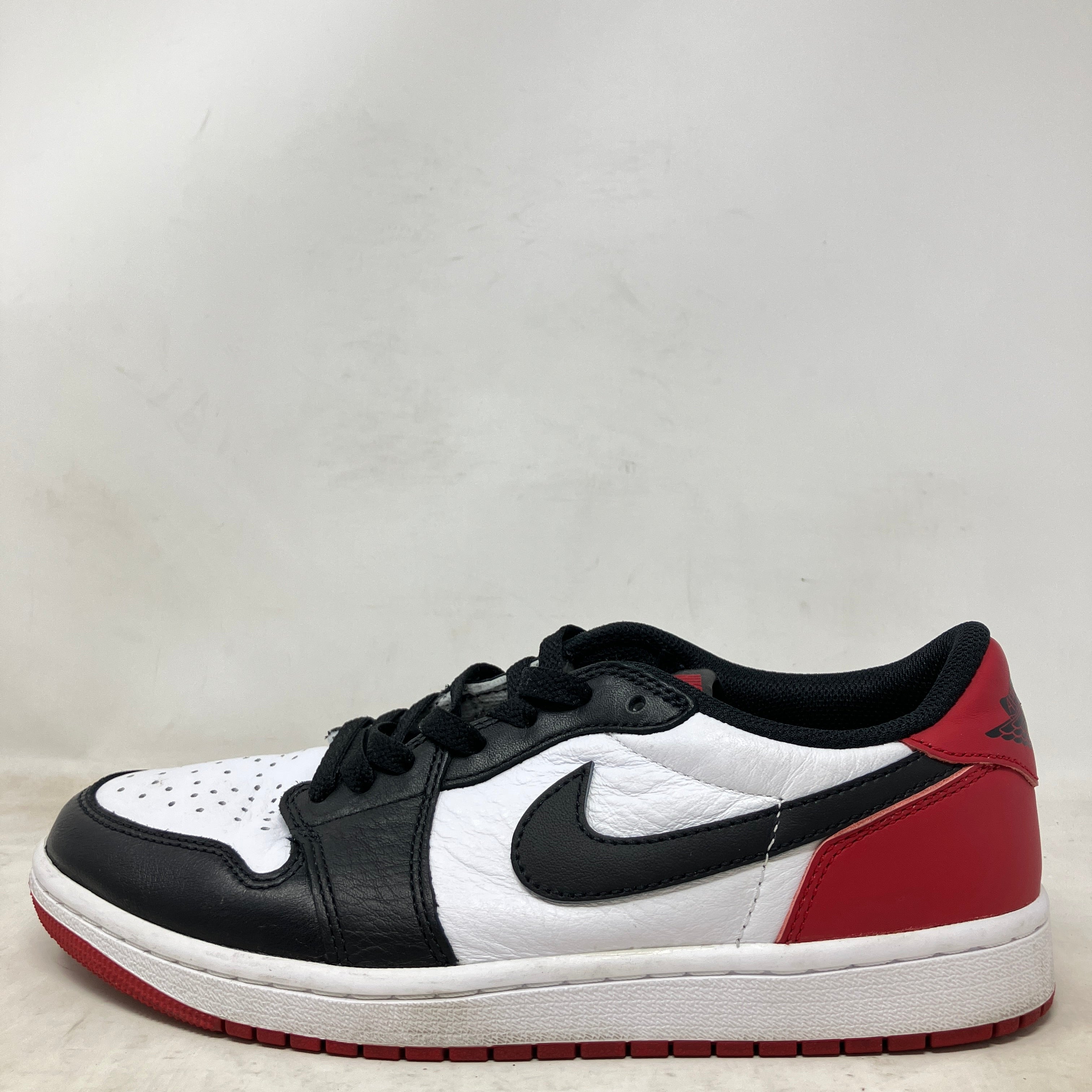 Jordan 1 Retro Low OG Black Toe (2023)