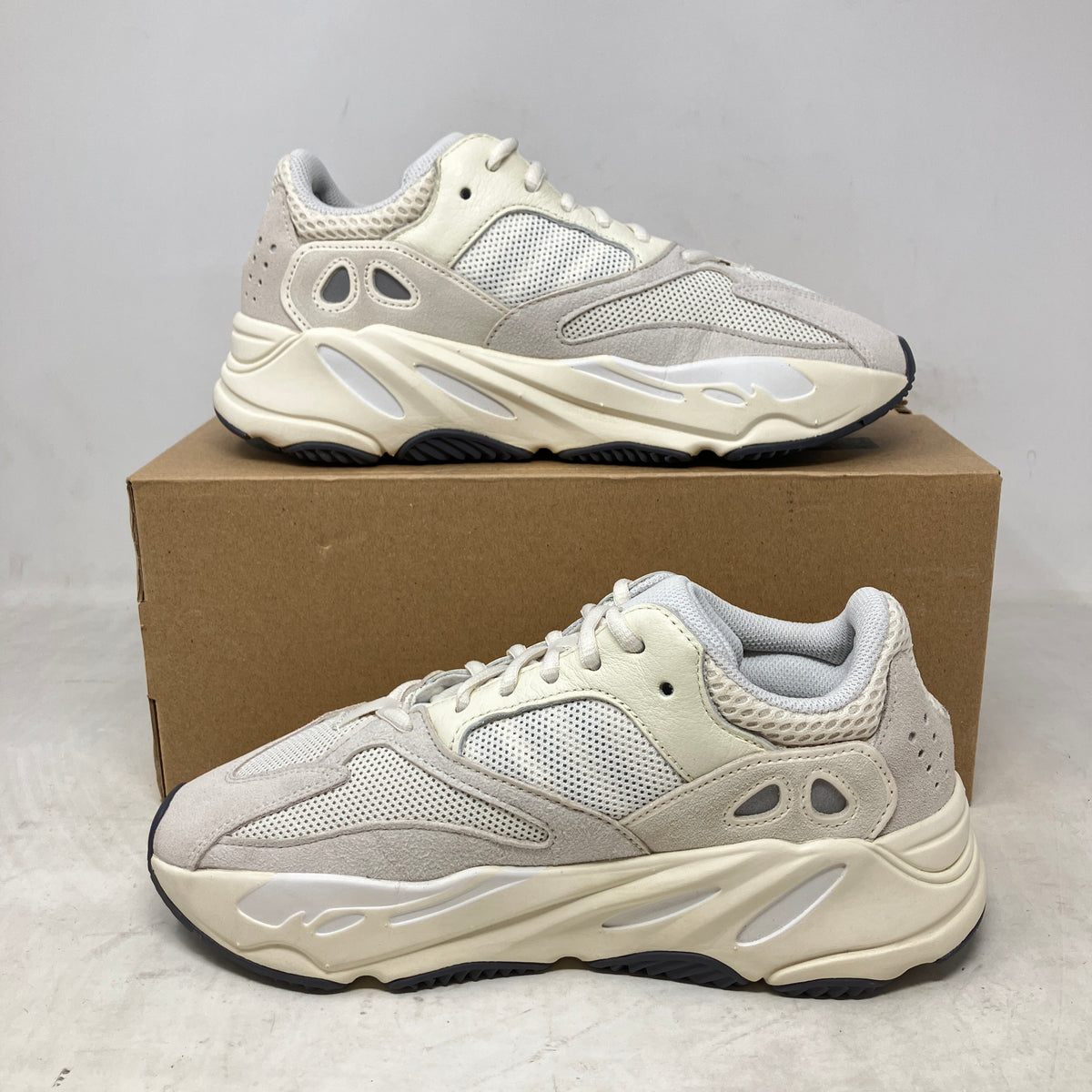 adidas Yeezy Boost 700 Analog
