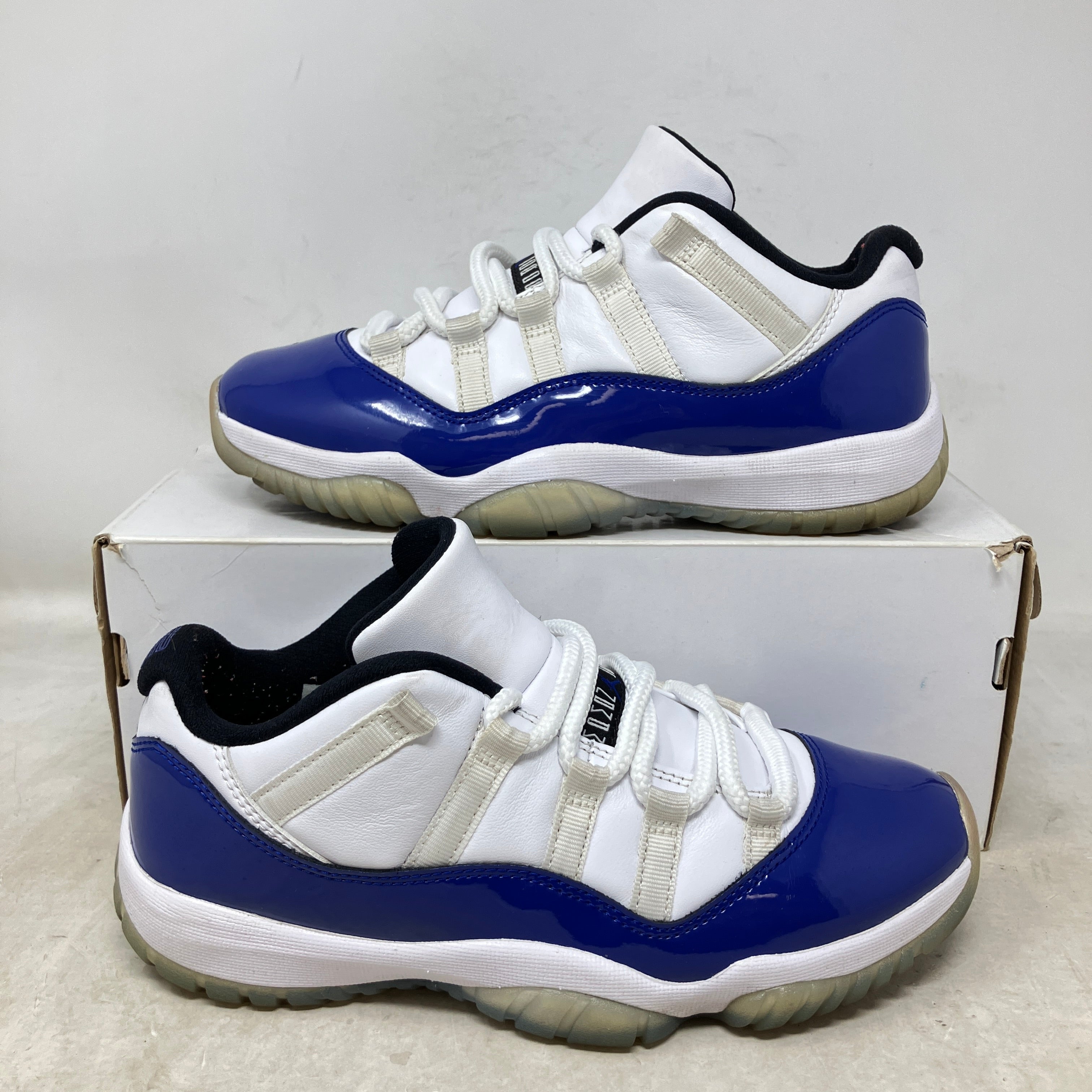 Jordan 11 Retro Low White Concord (Women's)