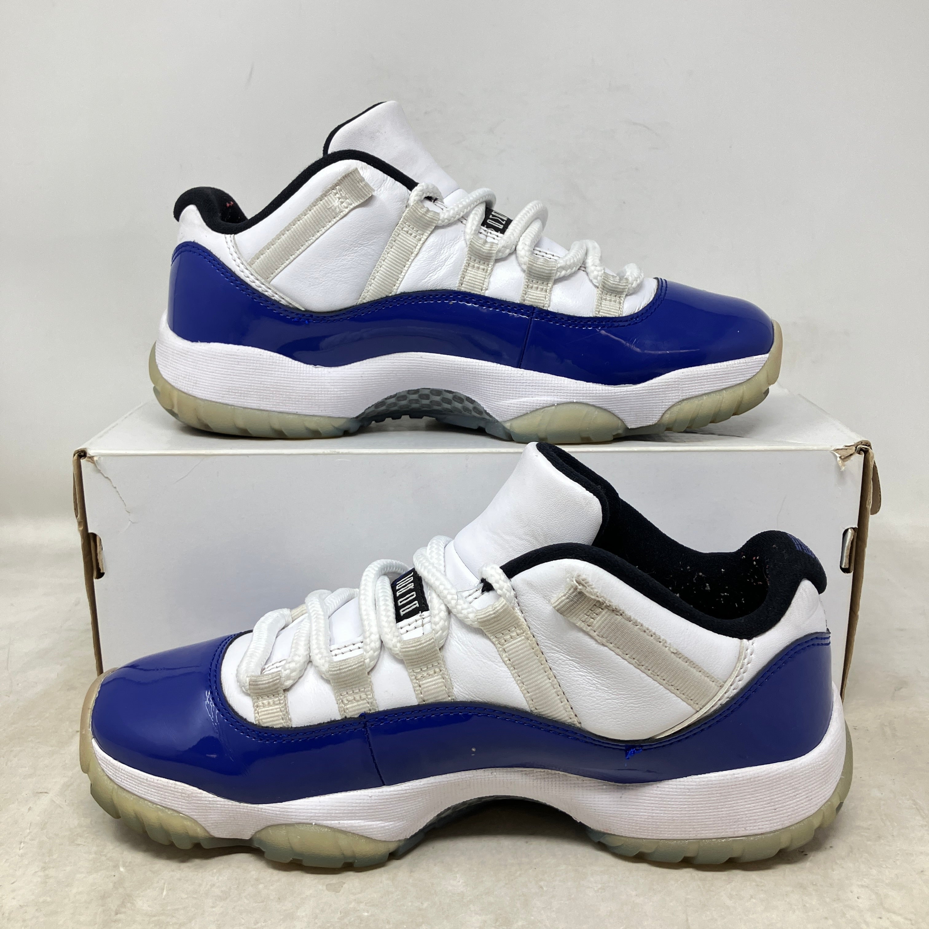 Jordan 11 Retro Low White Concord (Women's)