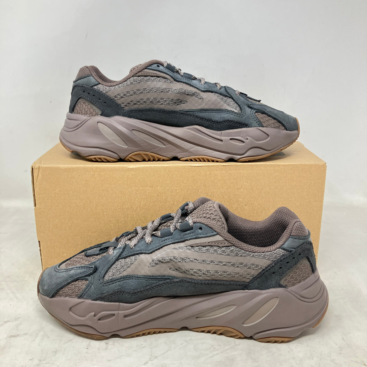 adidas Yeezy Boost 700 V2 Mauve