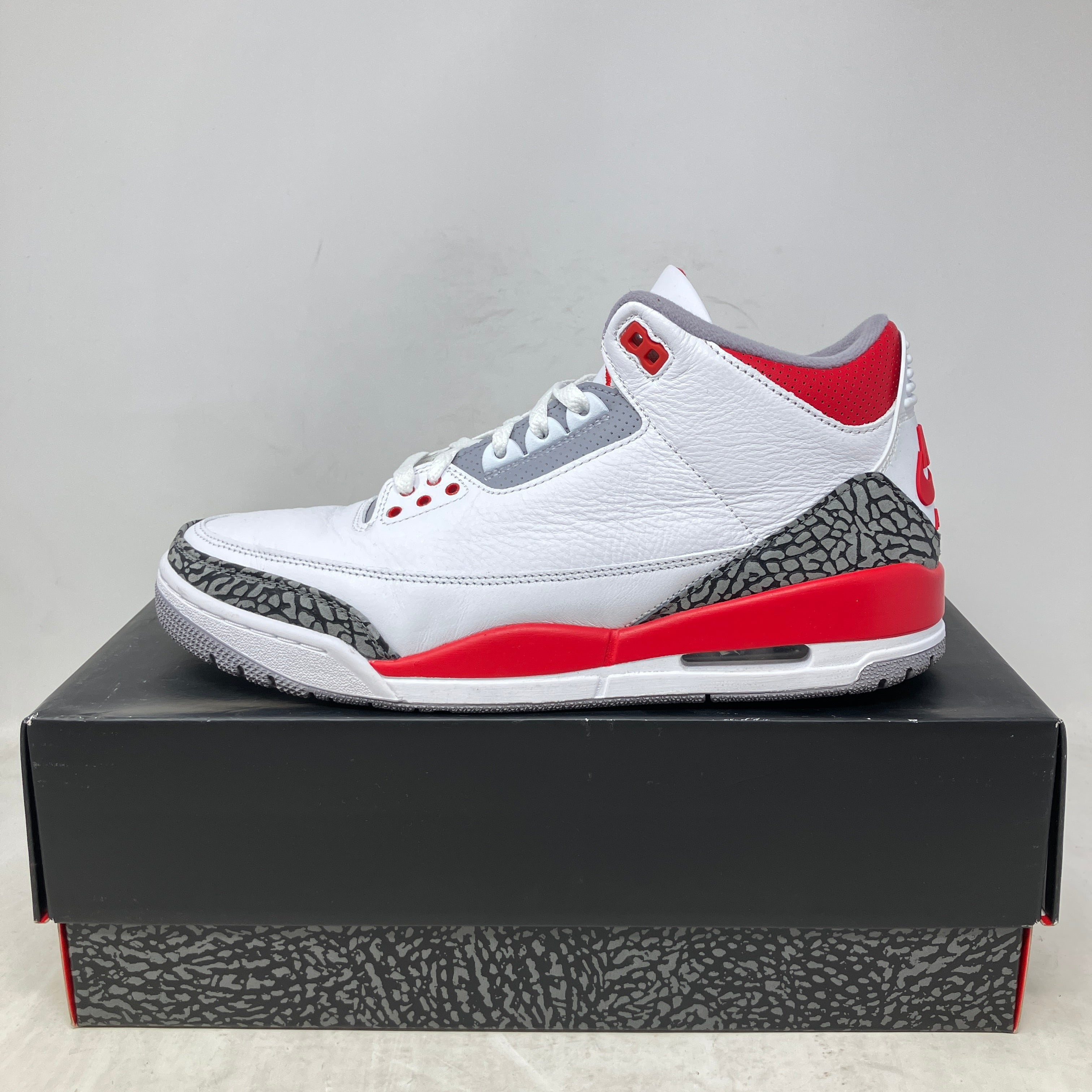 Jordan 3 Retro Fire Red (2022)