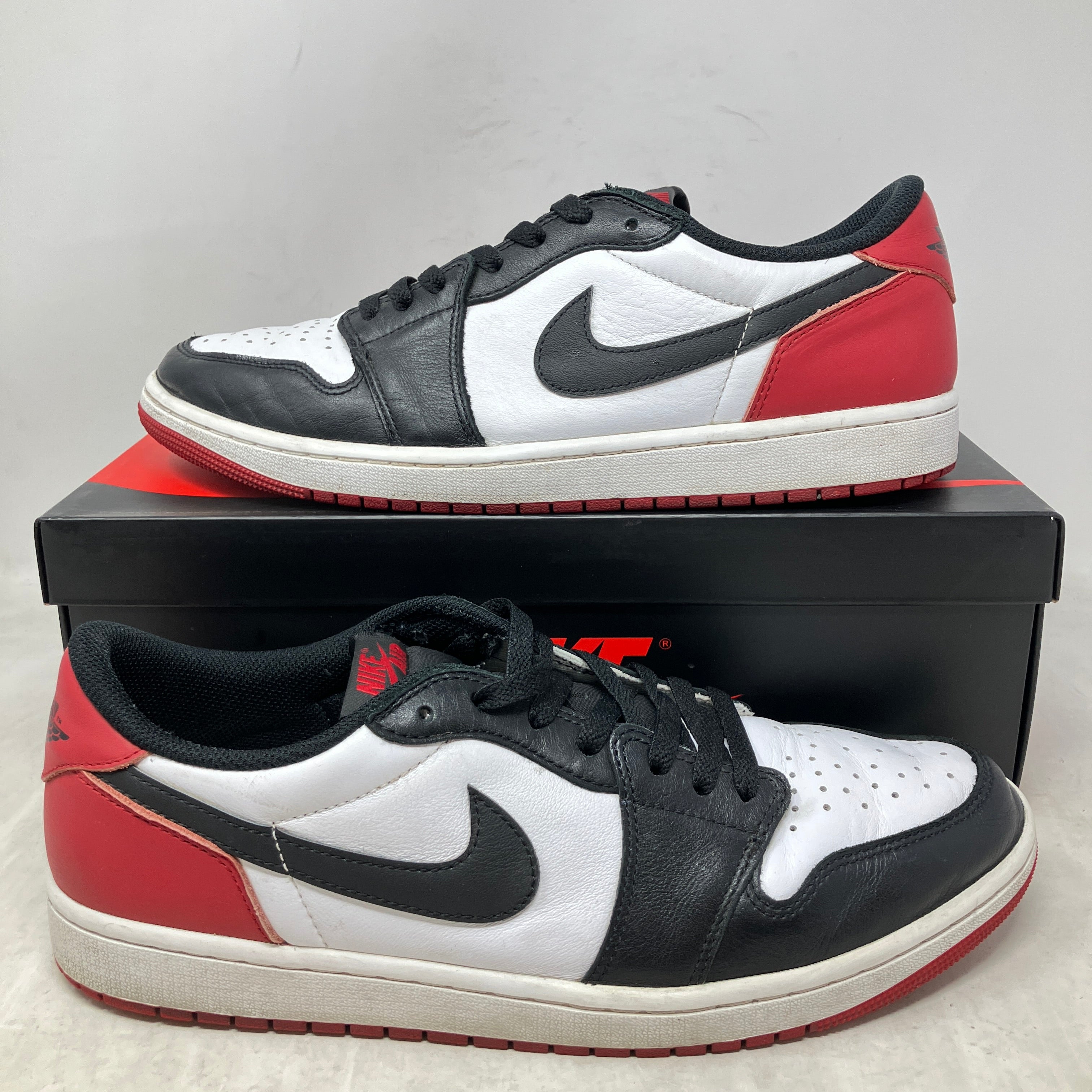 Jordan 1 Retro Low OG Black Toe (2023)
