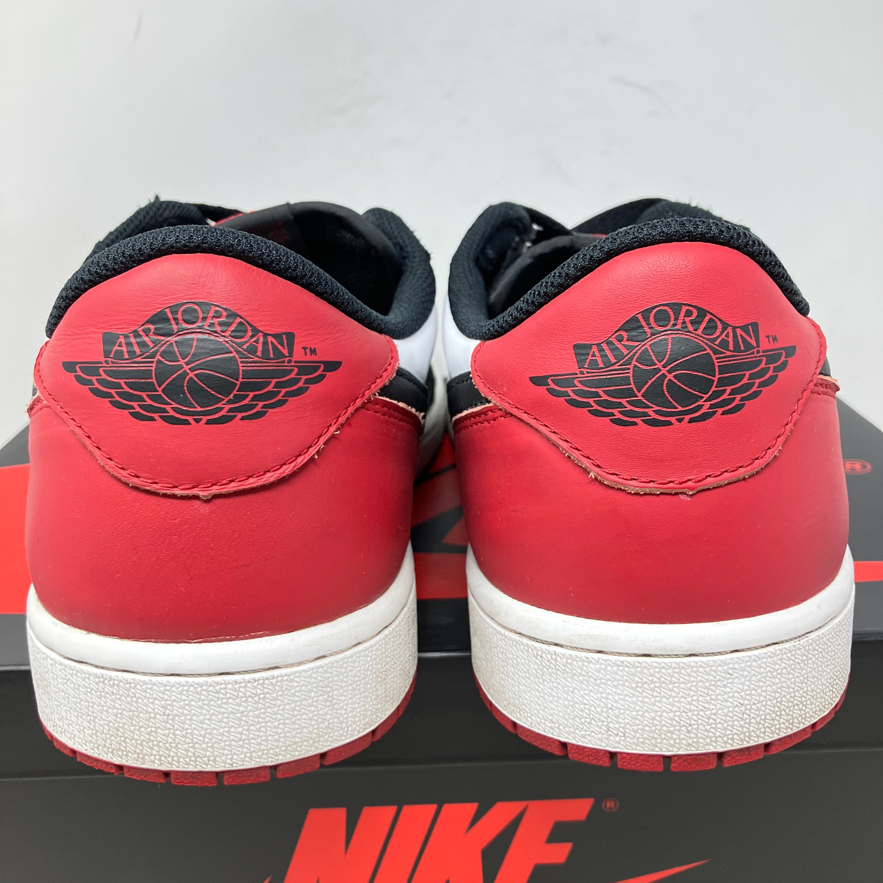 Jordan 1 Retro Low OG Black Toe (2023)