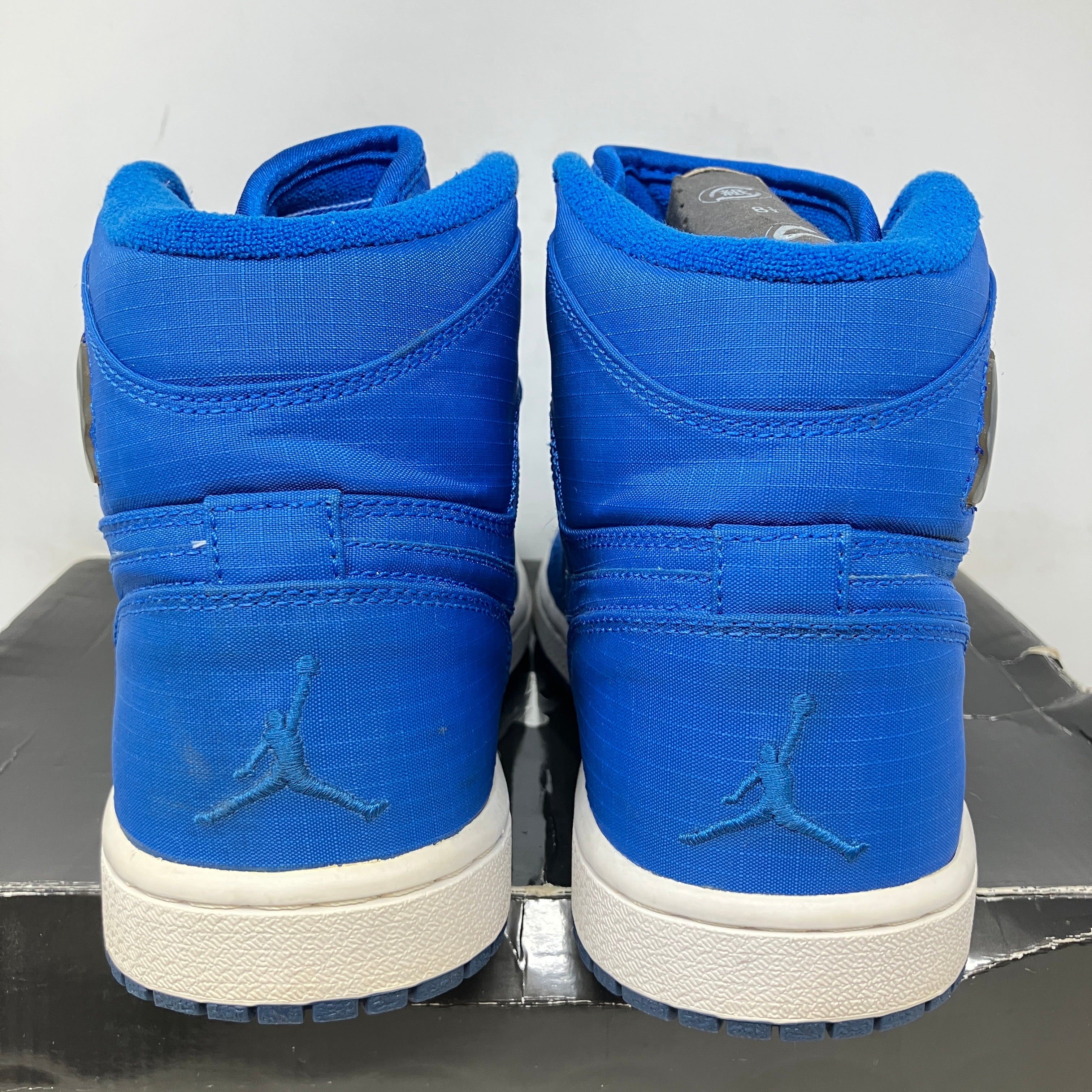 Air Jordan 1 Retro High Sapphire