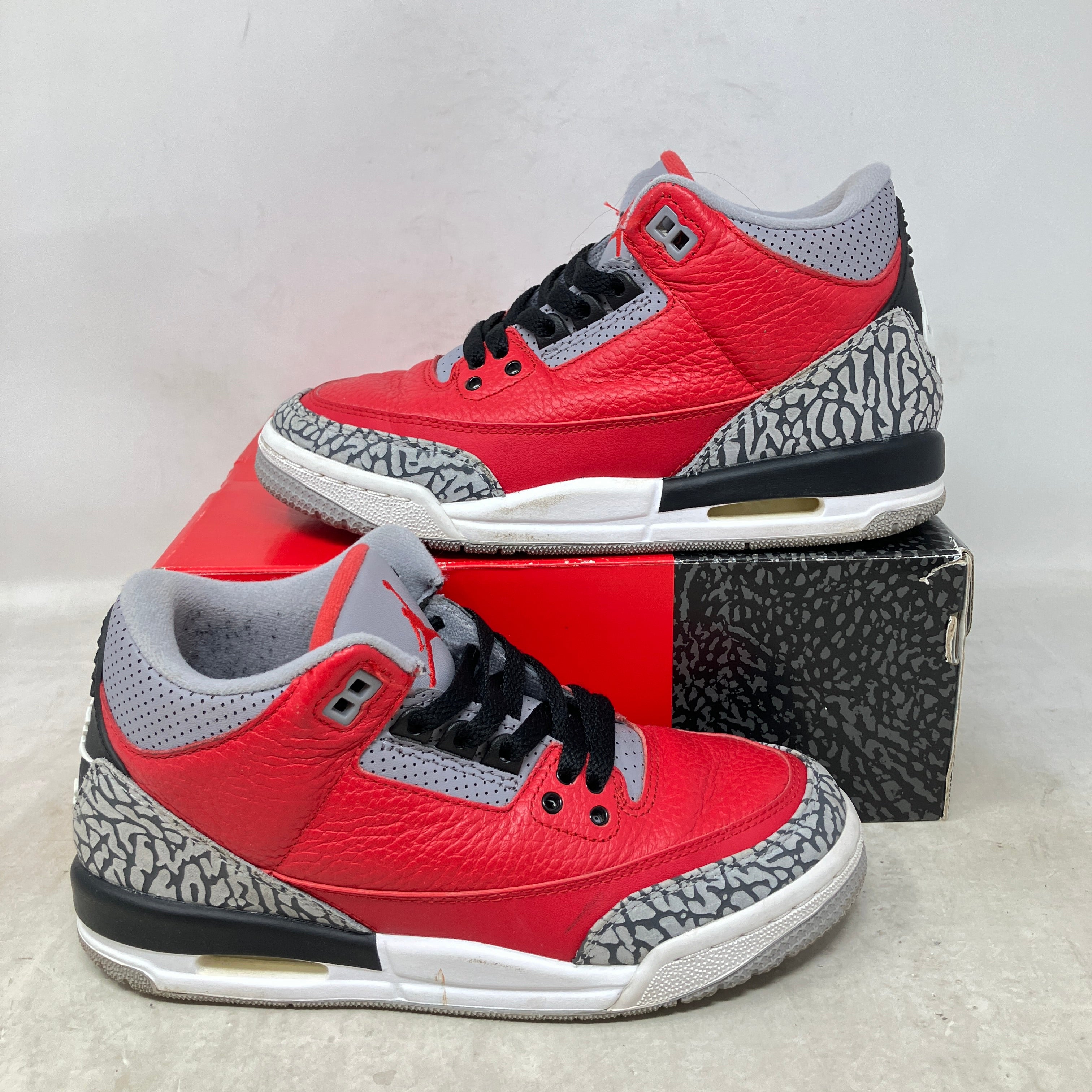 Jordan 3 Retro SE Fire Red (GS)