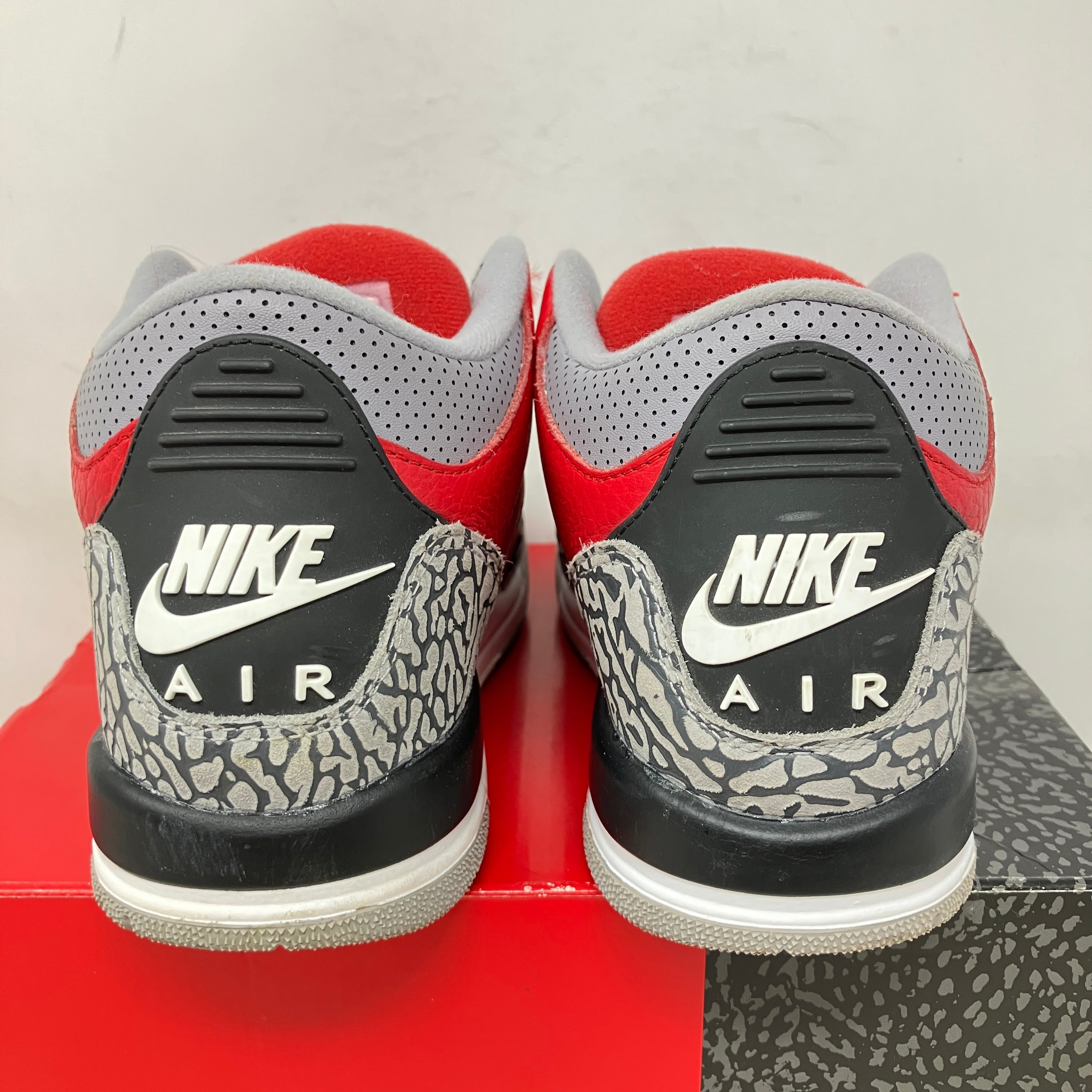 Jordan 3 Retro SE Fire Red (GS)