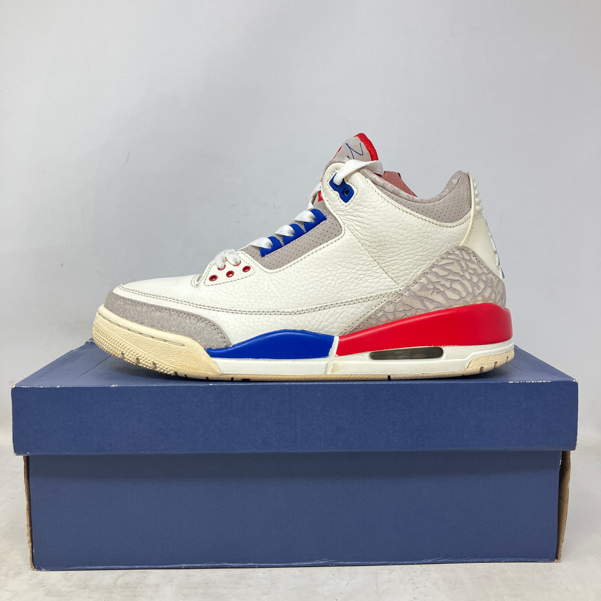 Jordan 3 Retro International Flight