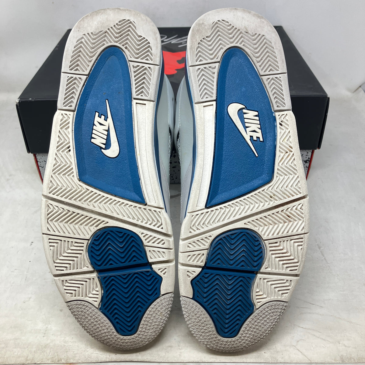 Jordan 4 Retro Military Blue (2024)