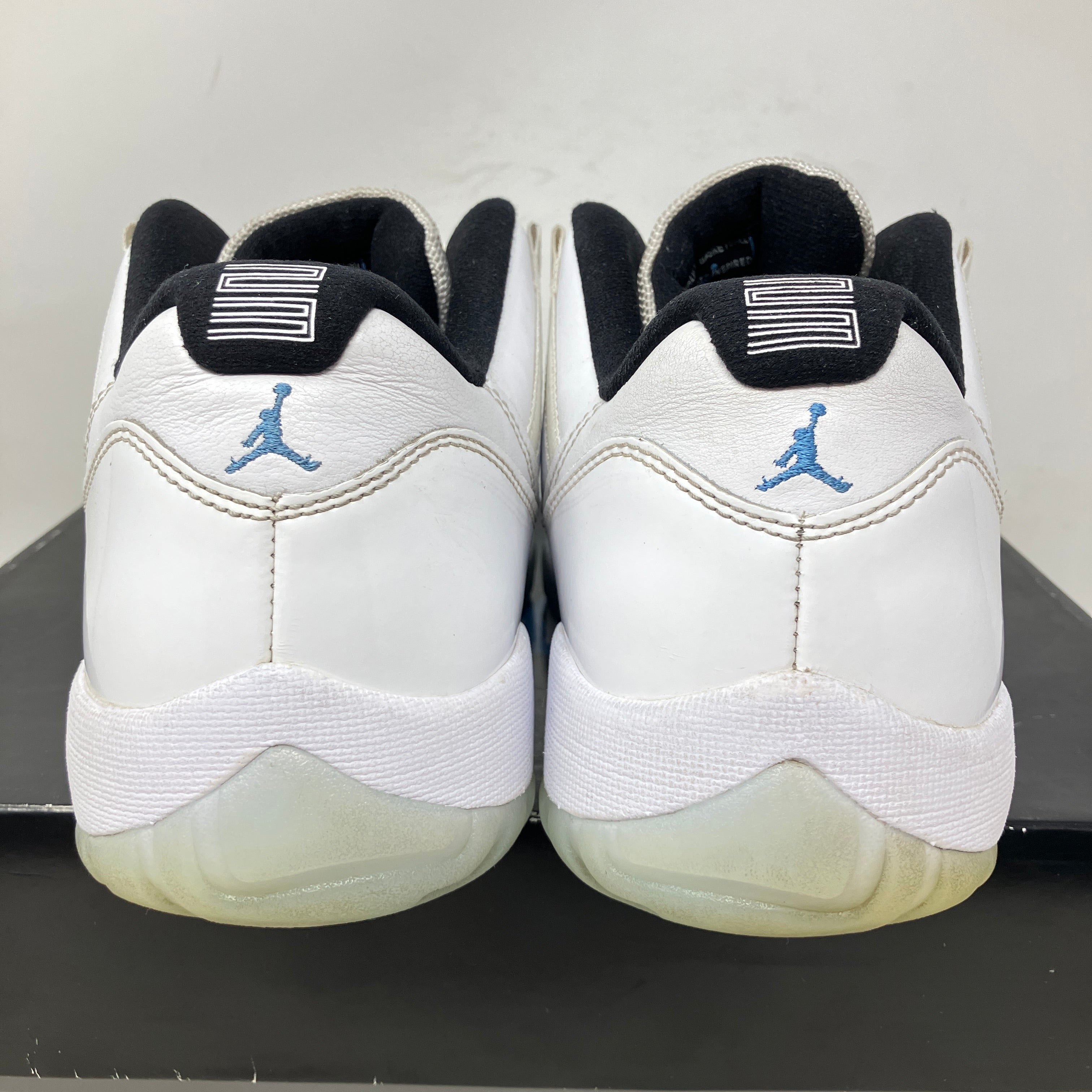 Jordan 11 Retro Low Legend Blue