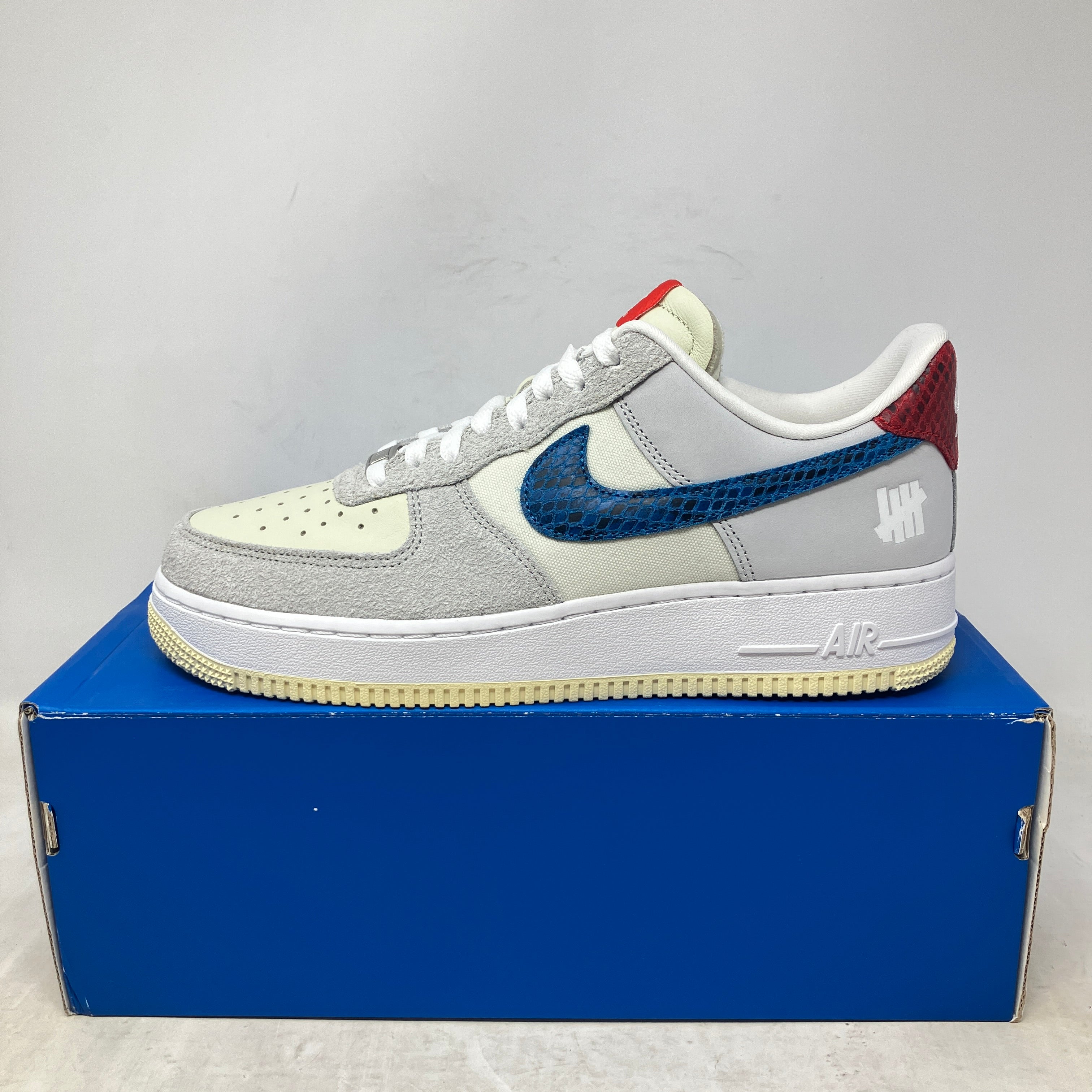 Nike Air Force 1 Low SP Undefeated 5 On It Dunk vs. AF1