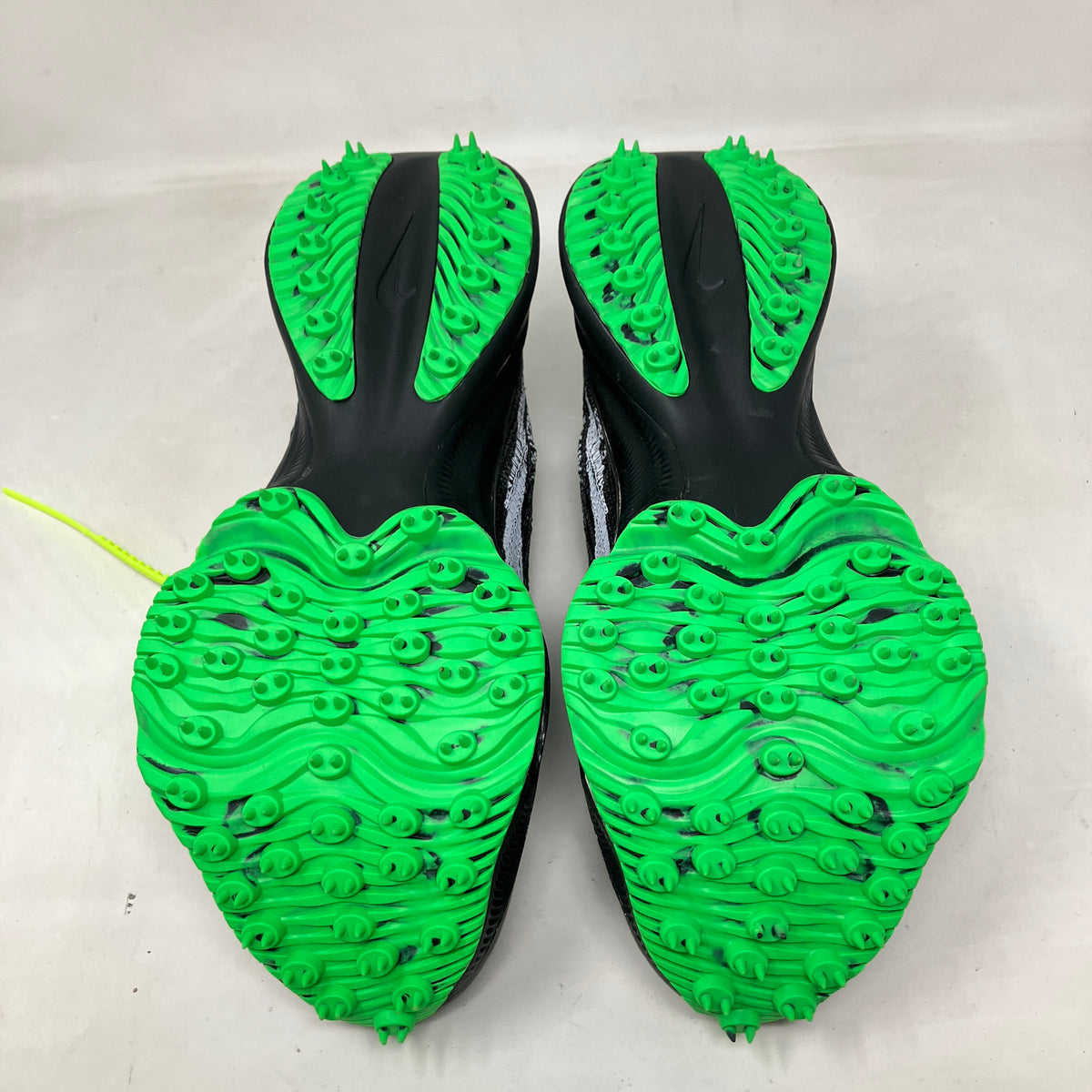 Nike Air Zoom Tempo Next% Flyknit Off-White Black Scream Green