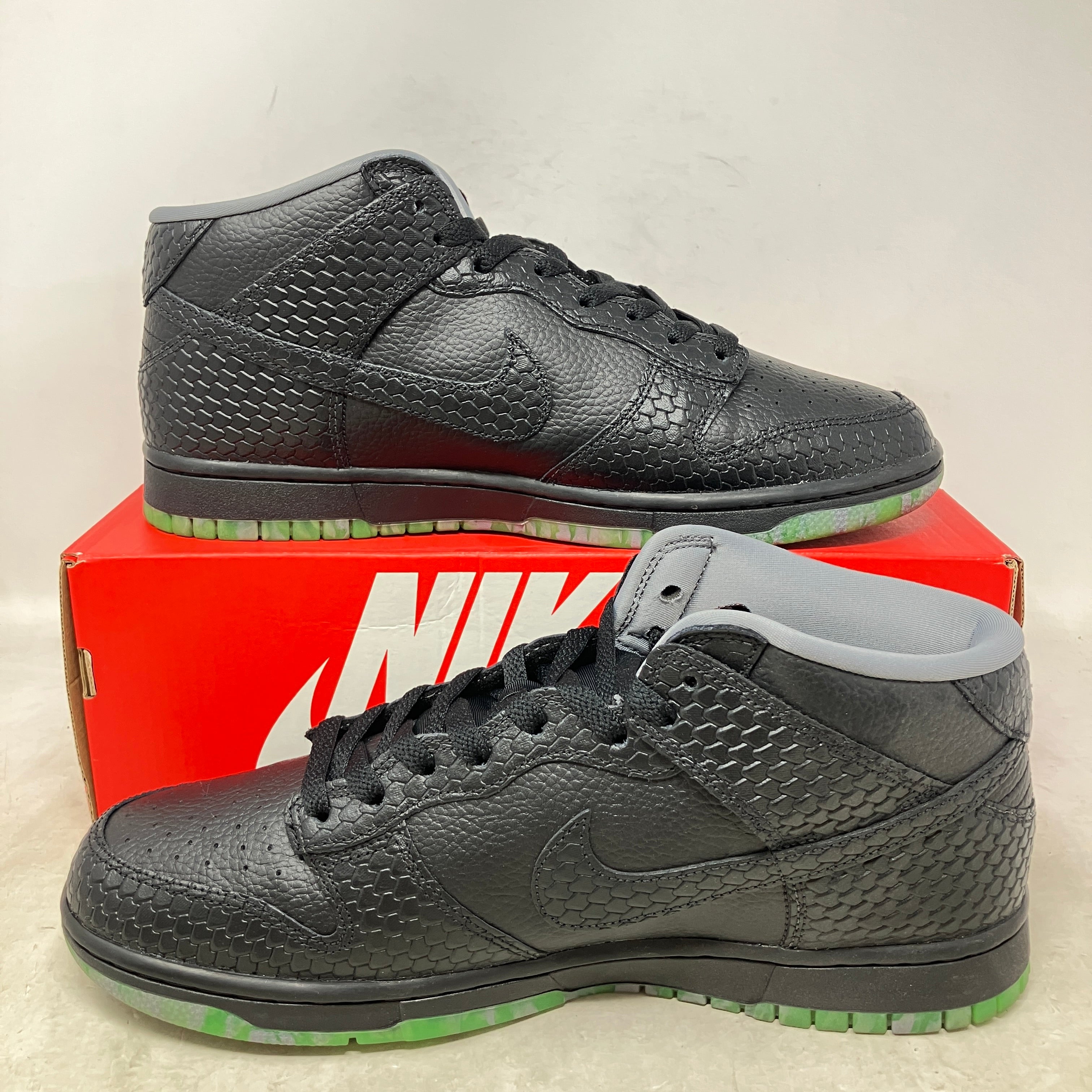 Nike Dunk Mid Premium Halloween Headless Horseman