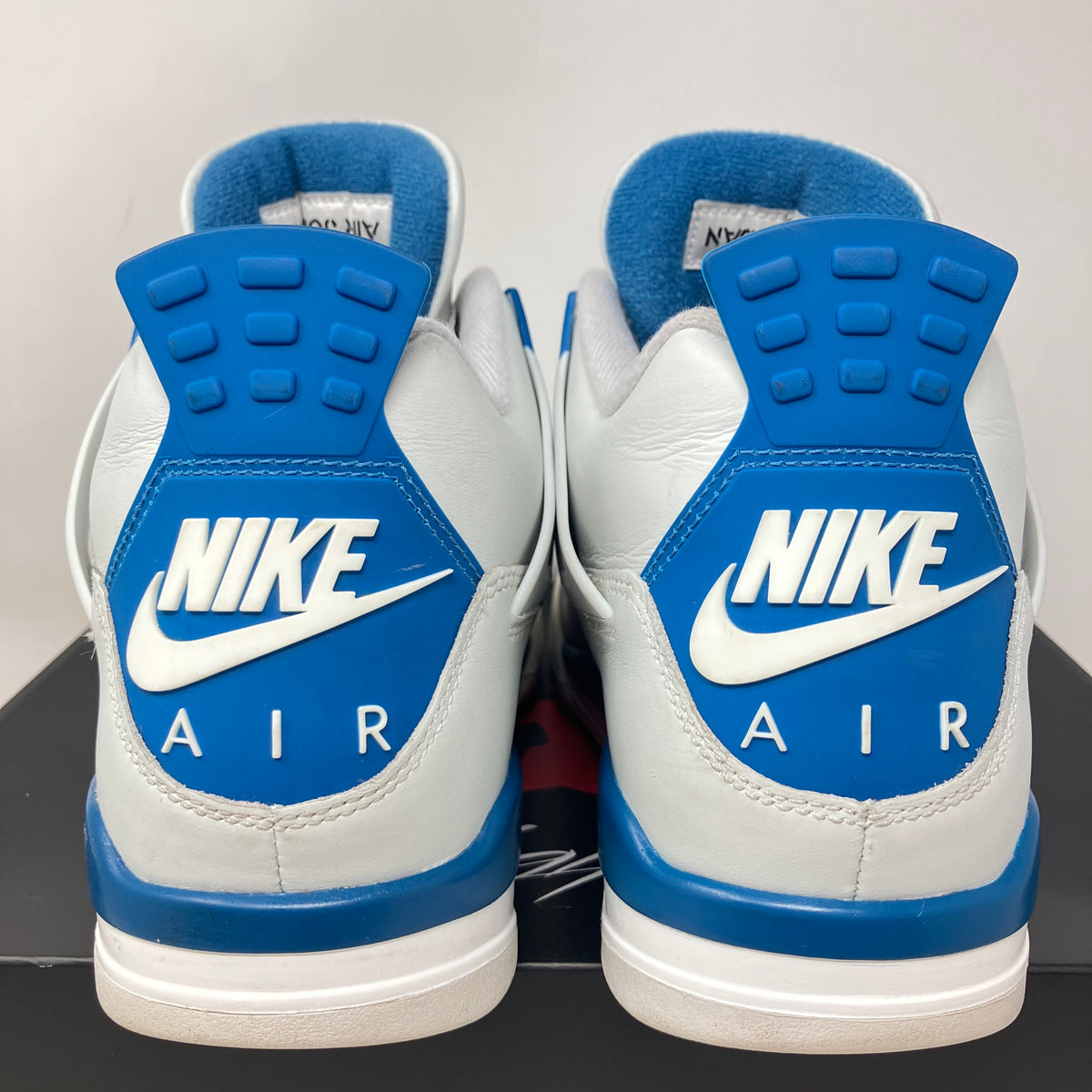 Jordan 4 Retro Military Blue (2024)