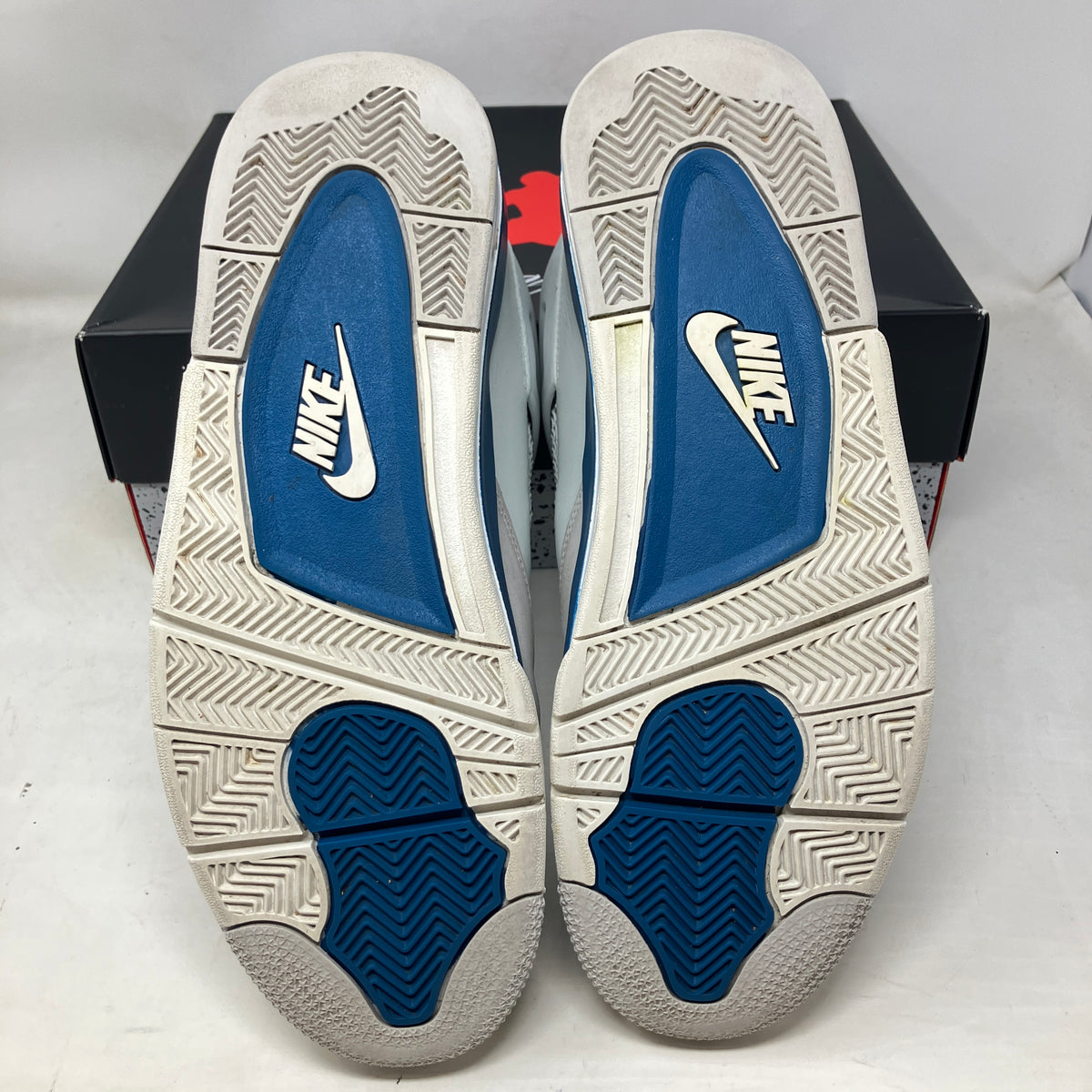 Jordan 4 Retro Military Blue (2024)