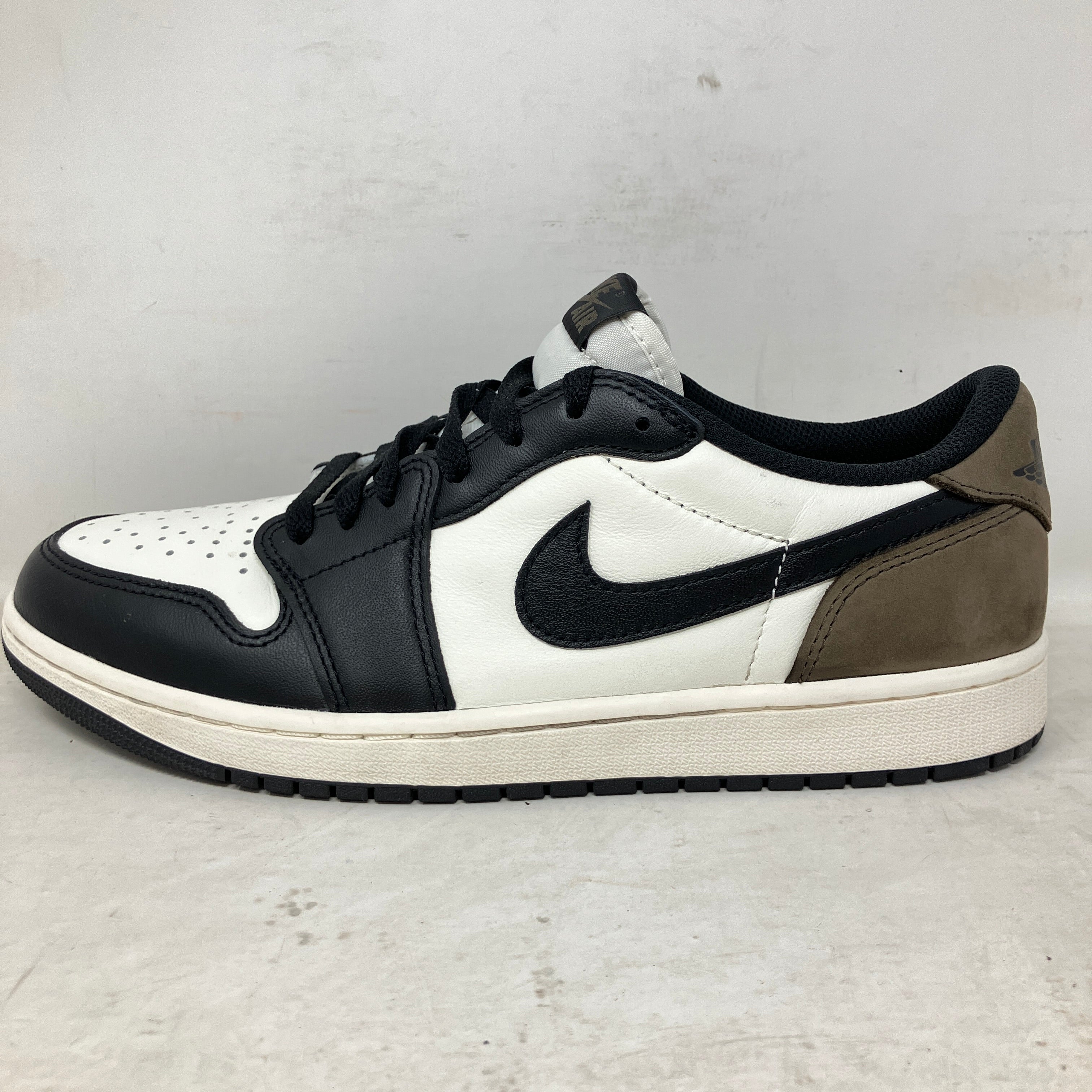 Jordan 1 Retro Low OG Mocha