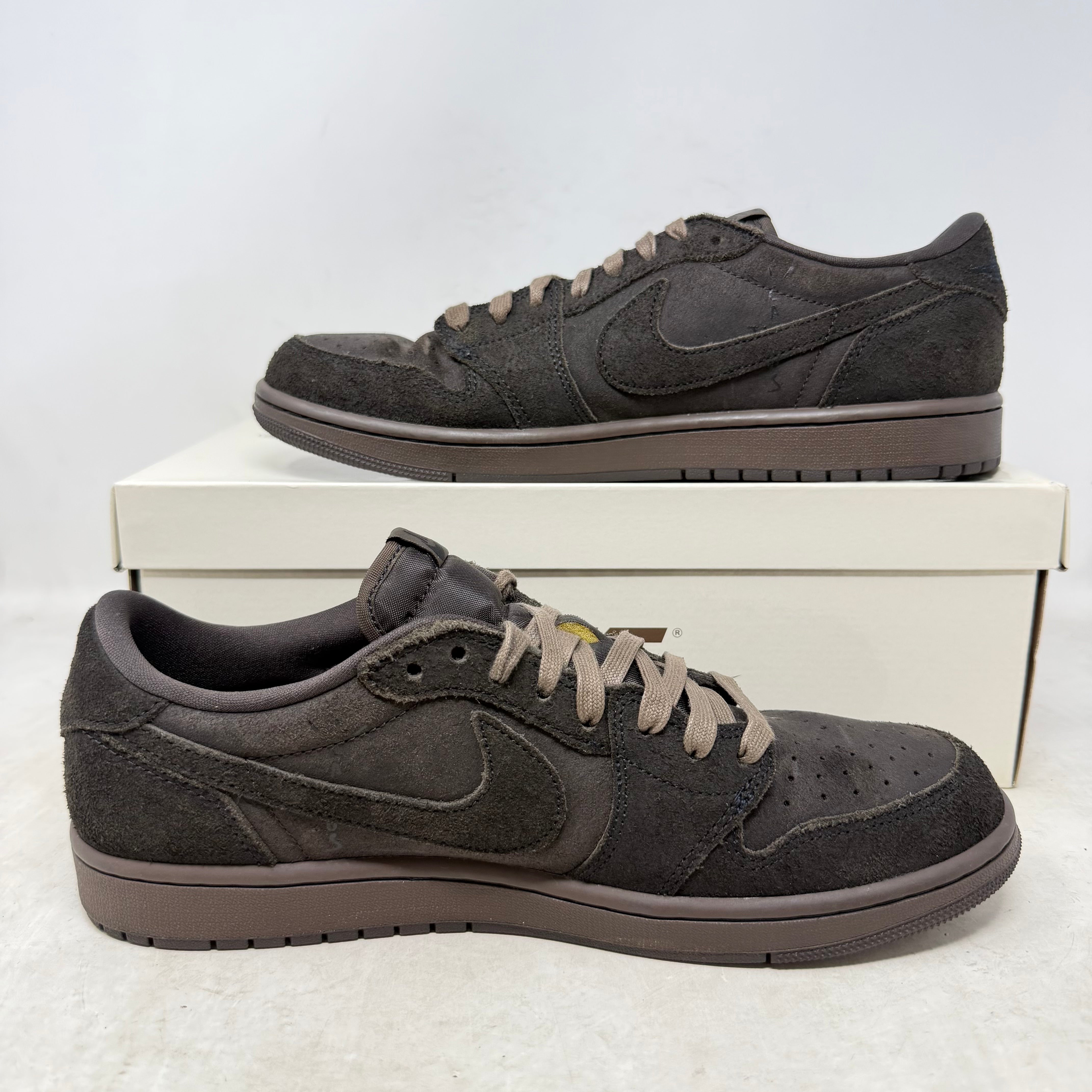 Jordan 1 Retro Low OG SP Travis Scott Velvet Brown