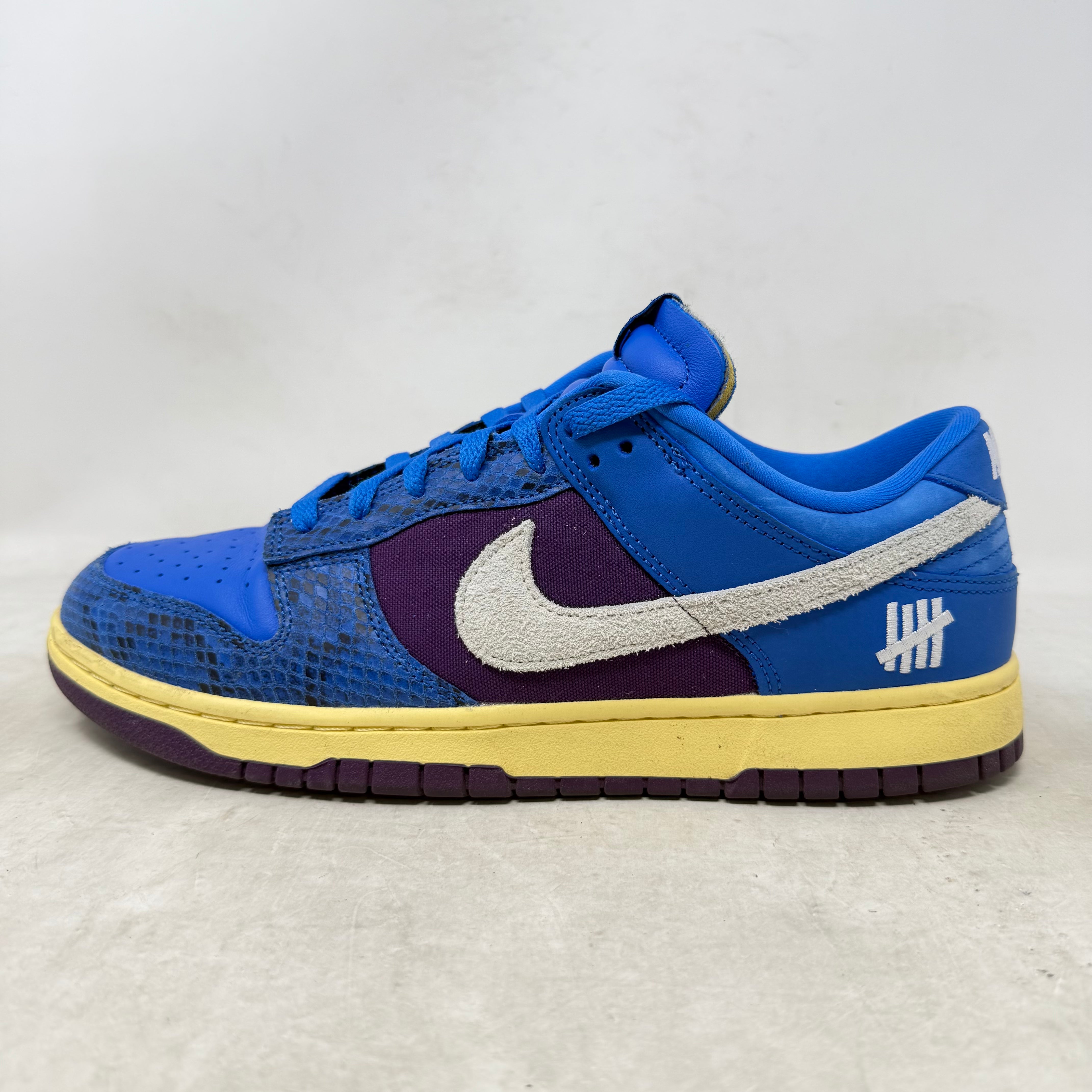 Nike Dunk Low Undefeated 5 On It Dunk vs. AF1